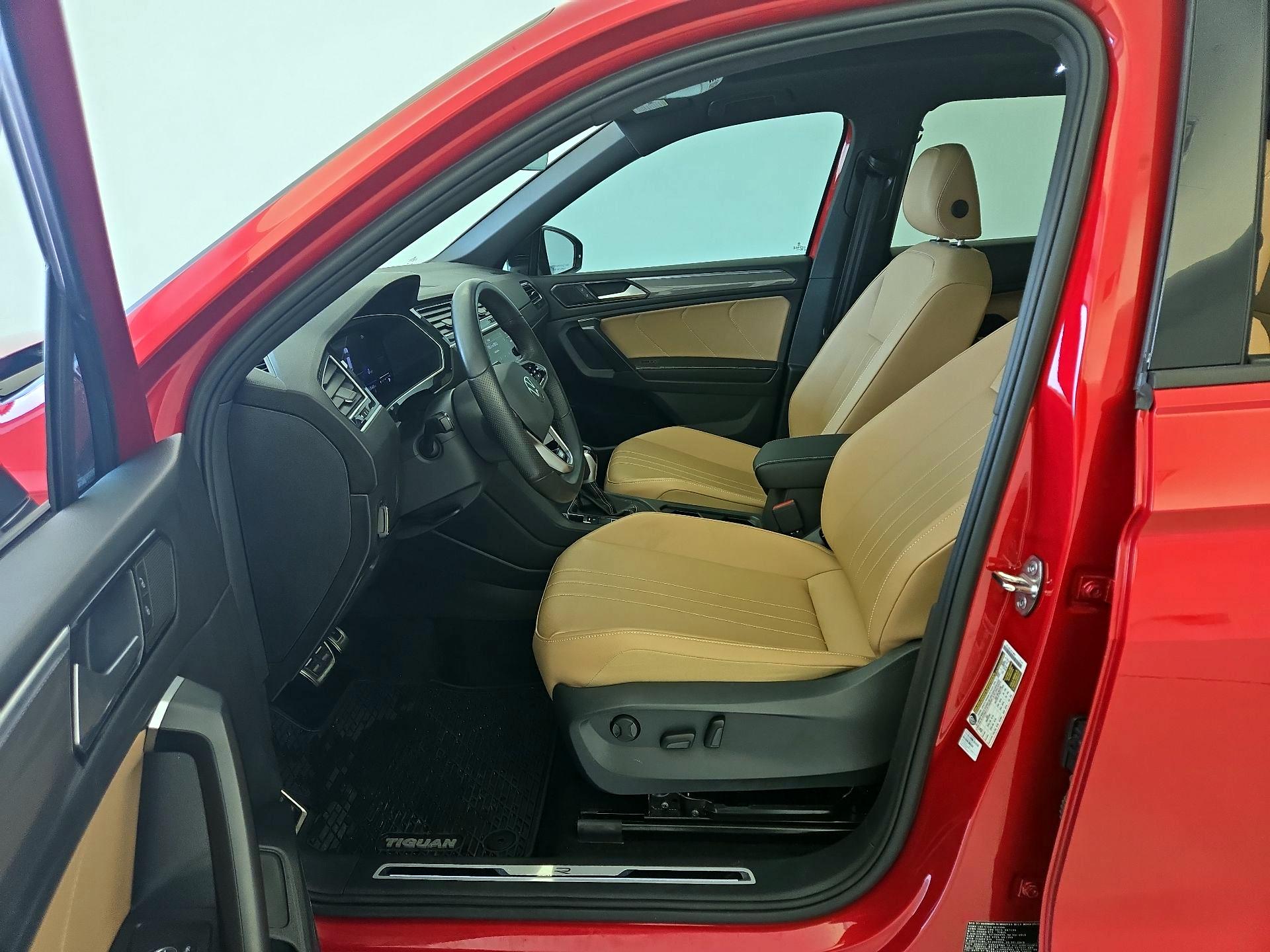Thumbnail: 2024 Volkswagen Tiguan - 11