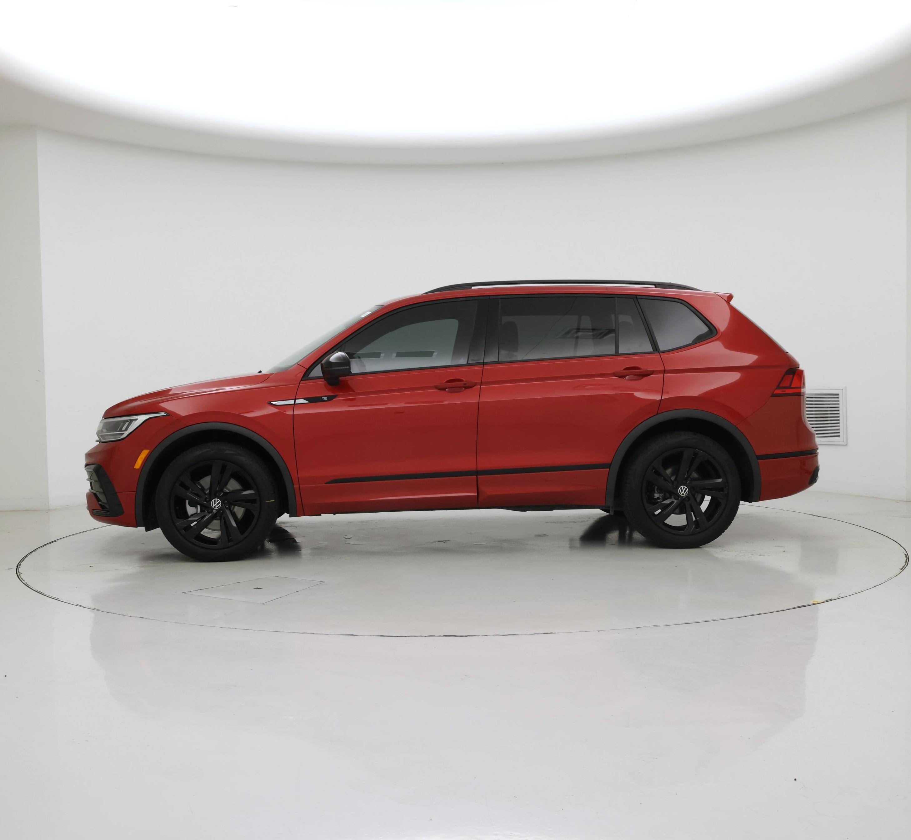 Thumbnail: 2024 Volkswagen Tiguan - 3