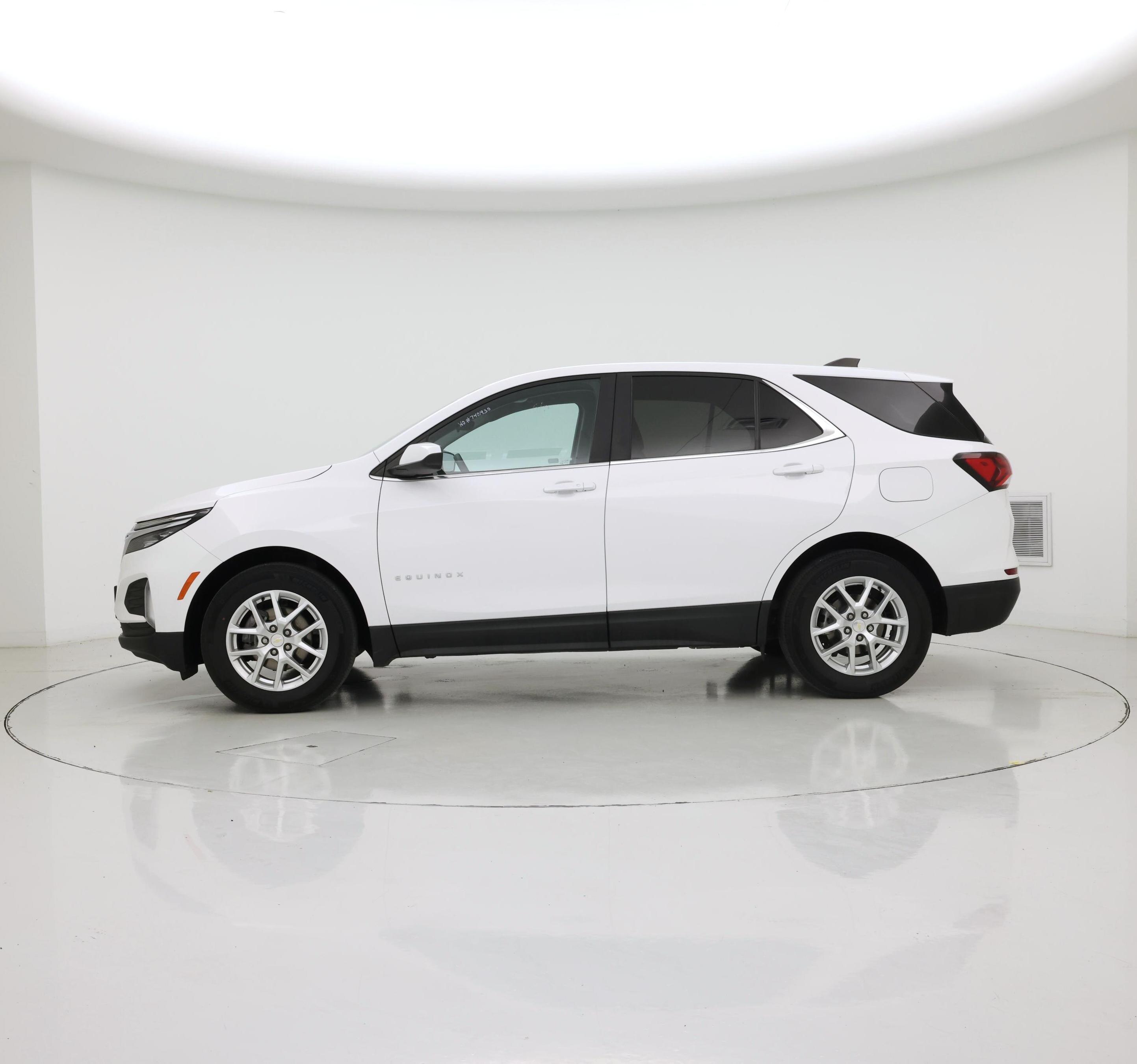 Thumbnail: 2022 Chevrolet Equinox - 3