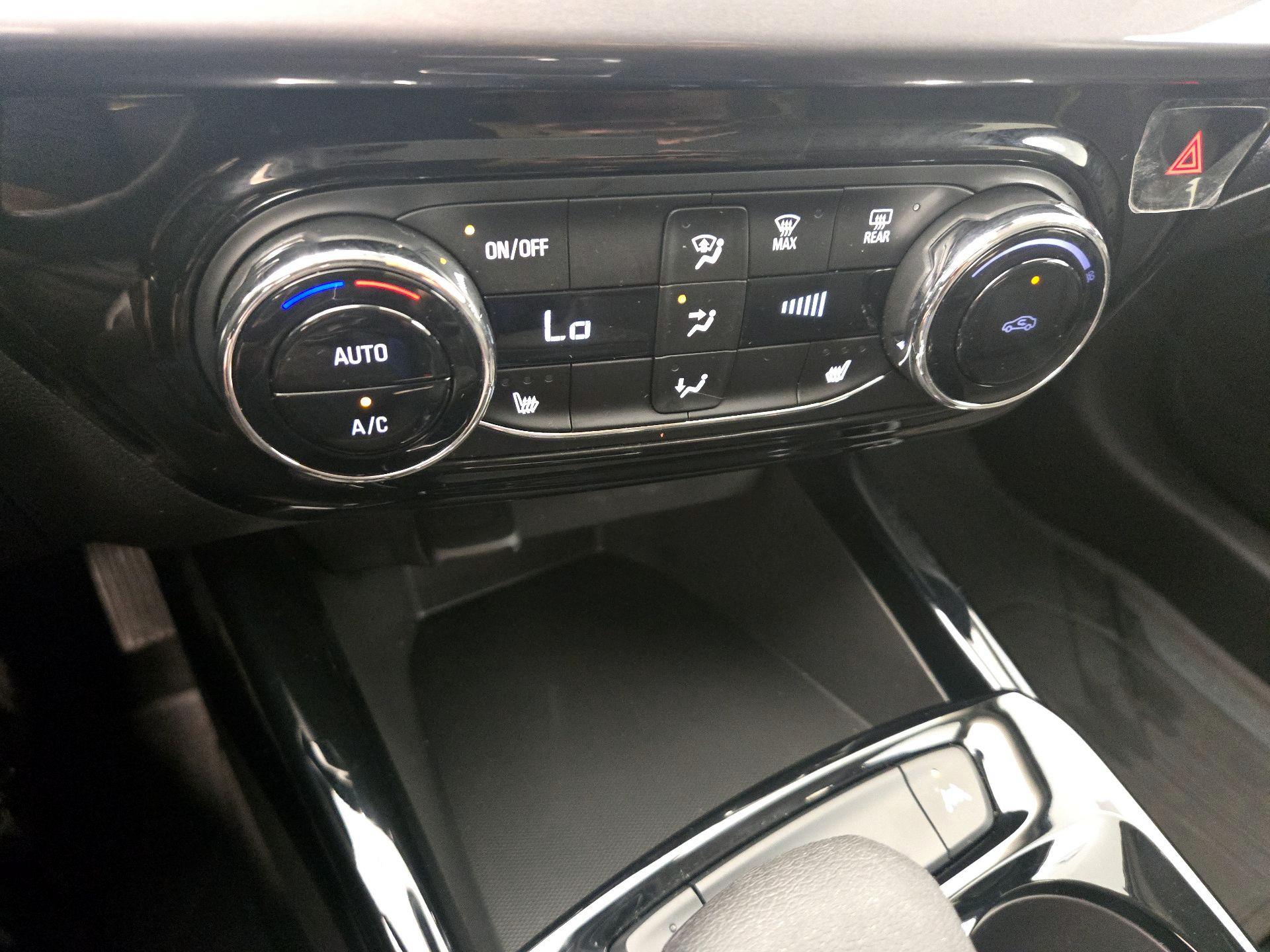 Thumbnail: 2025 Chevrolet Trax - 16