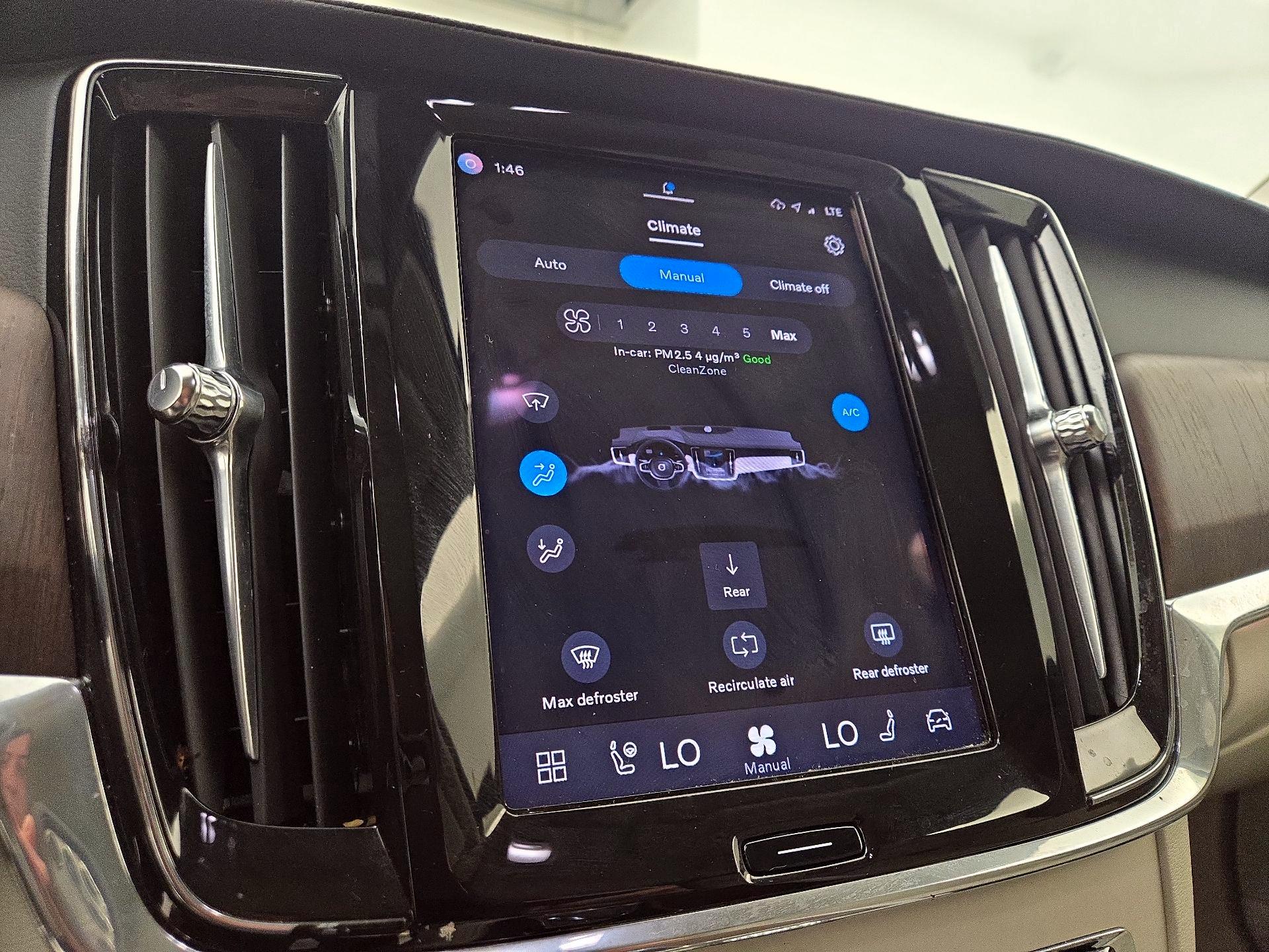 Thumbnail: 2022 Volvo S90 - 17