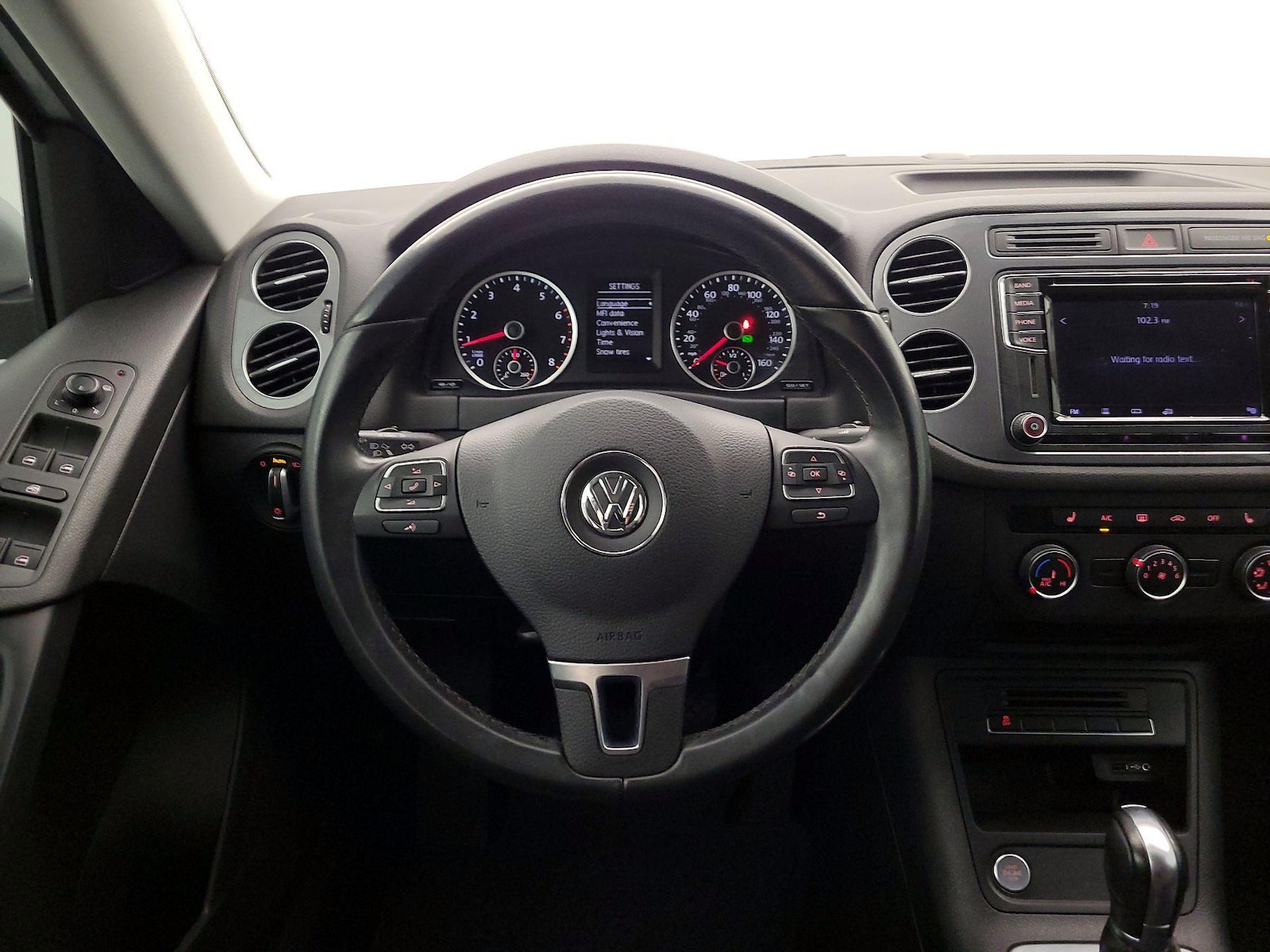 2017 Volkswagen Tiguan S - Photo 11