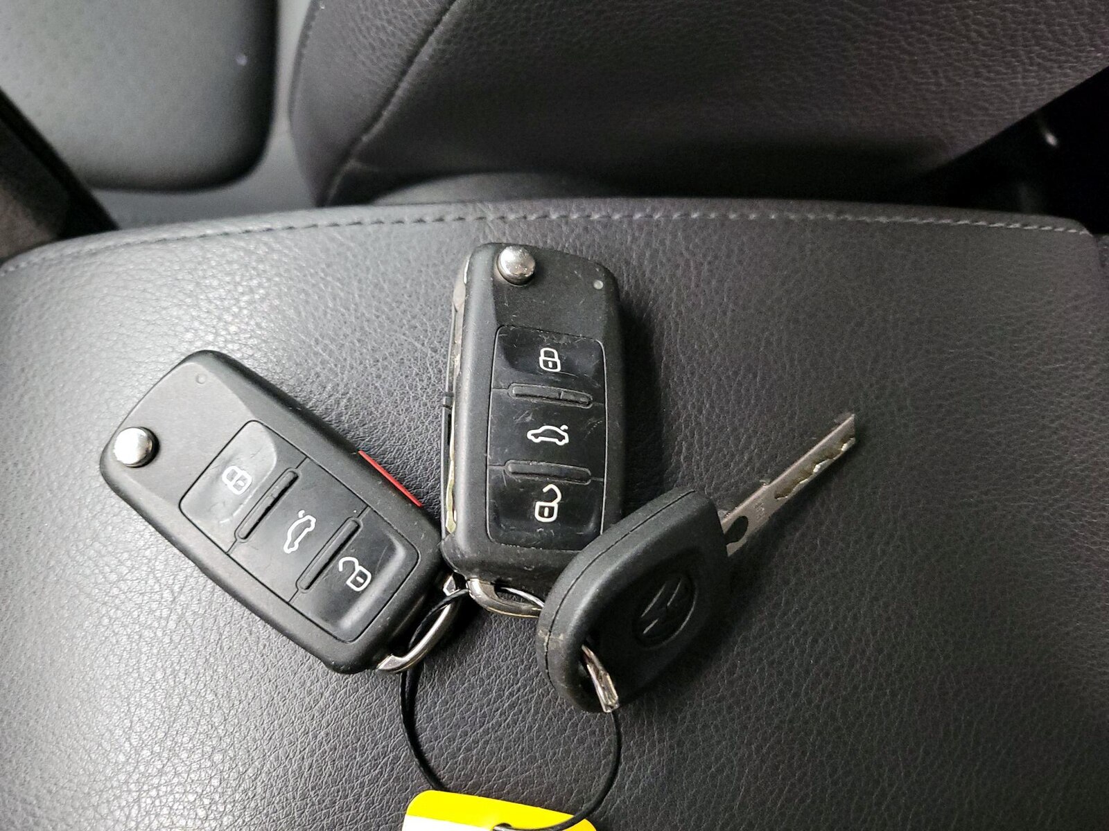 2017 Volkswagen Tiguan S - Photo 23