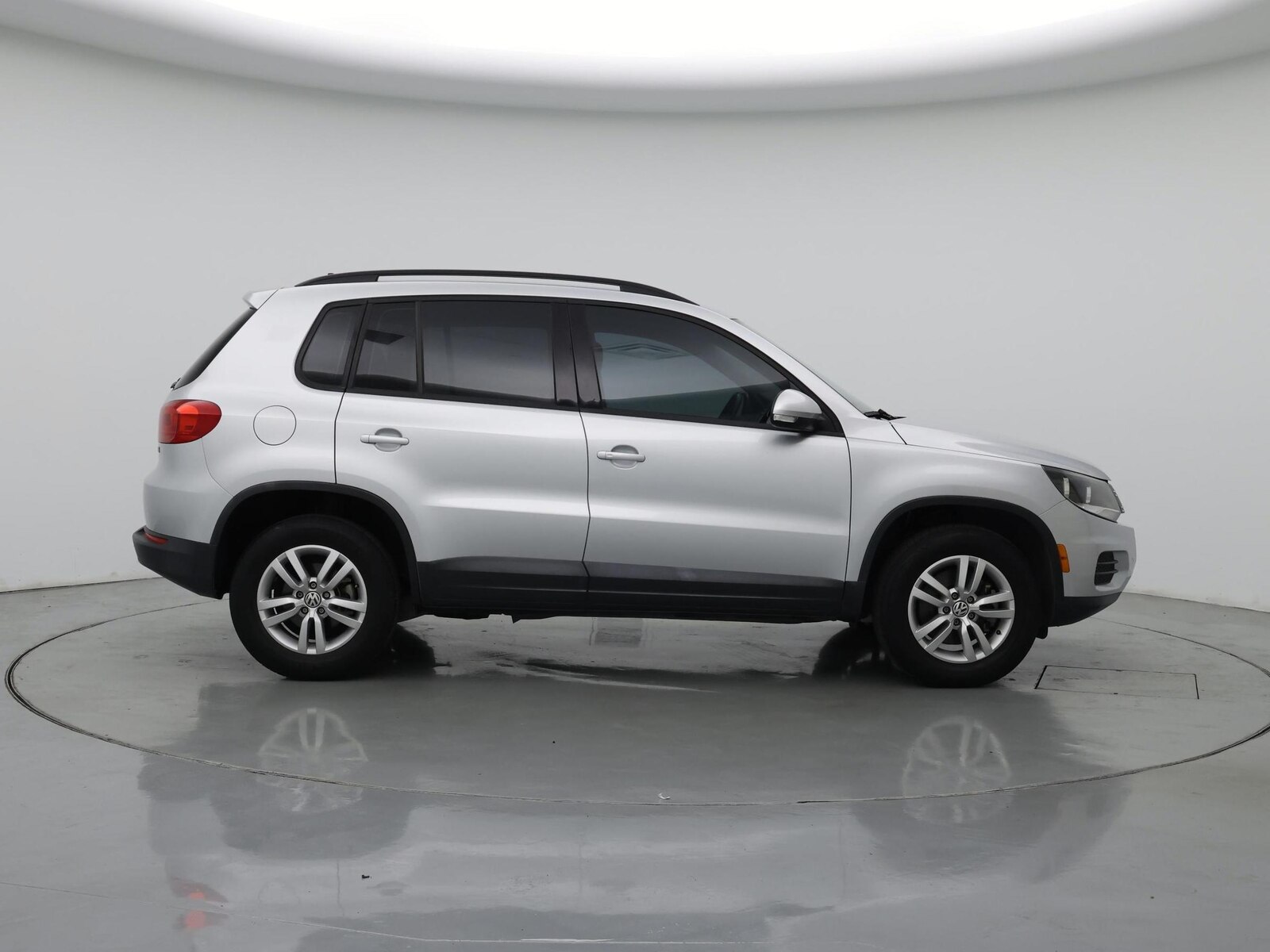 2017 Volkswagen Tiguan S - Photo 8