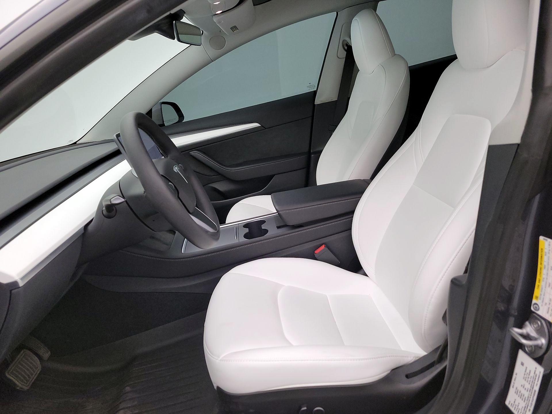 Thumbnail: 2023 Tesla Model 3 - 11