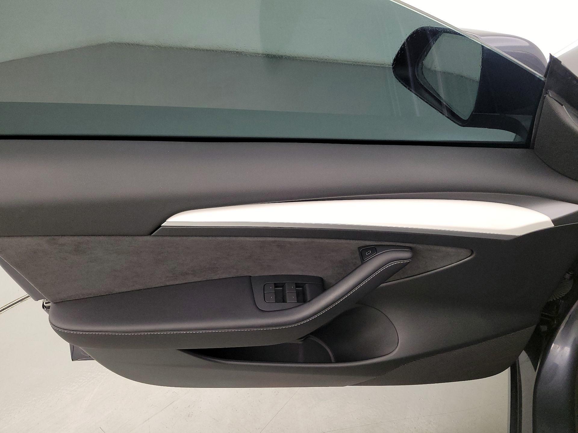 Thumbnail: 2023 Tesla Model 3 - 12