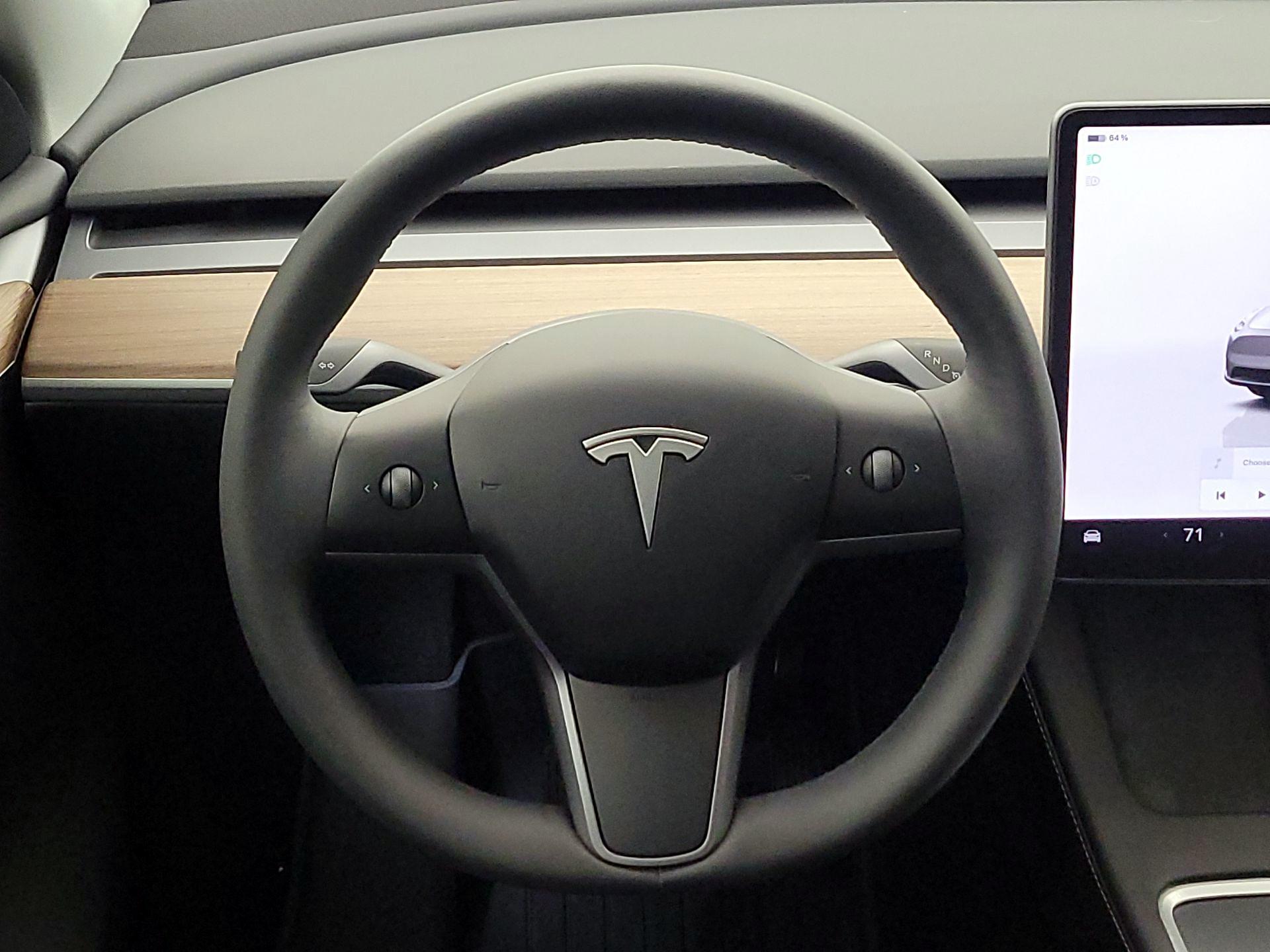 Thumbnail: 2023 Tesla Model Y - 10