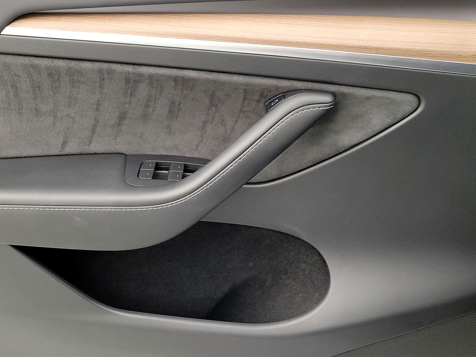 Thumbnail: 2023 Tesla Model Y - 12