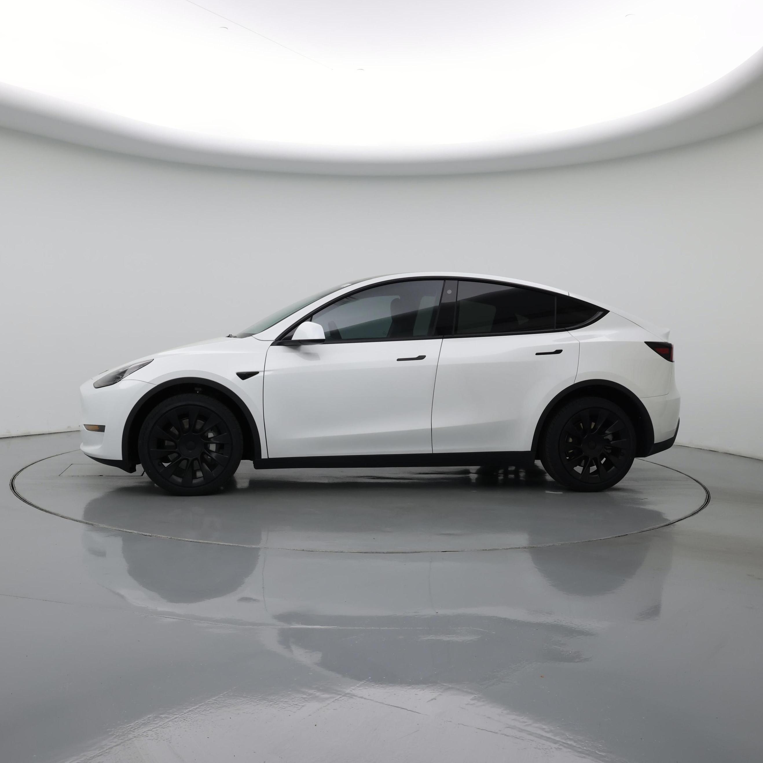 Thumbnail: 2023 Tesla Model Y - 3