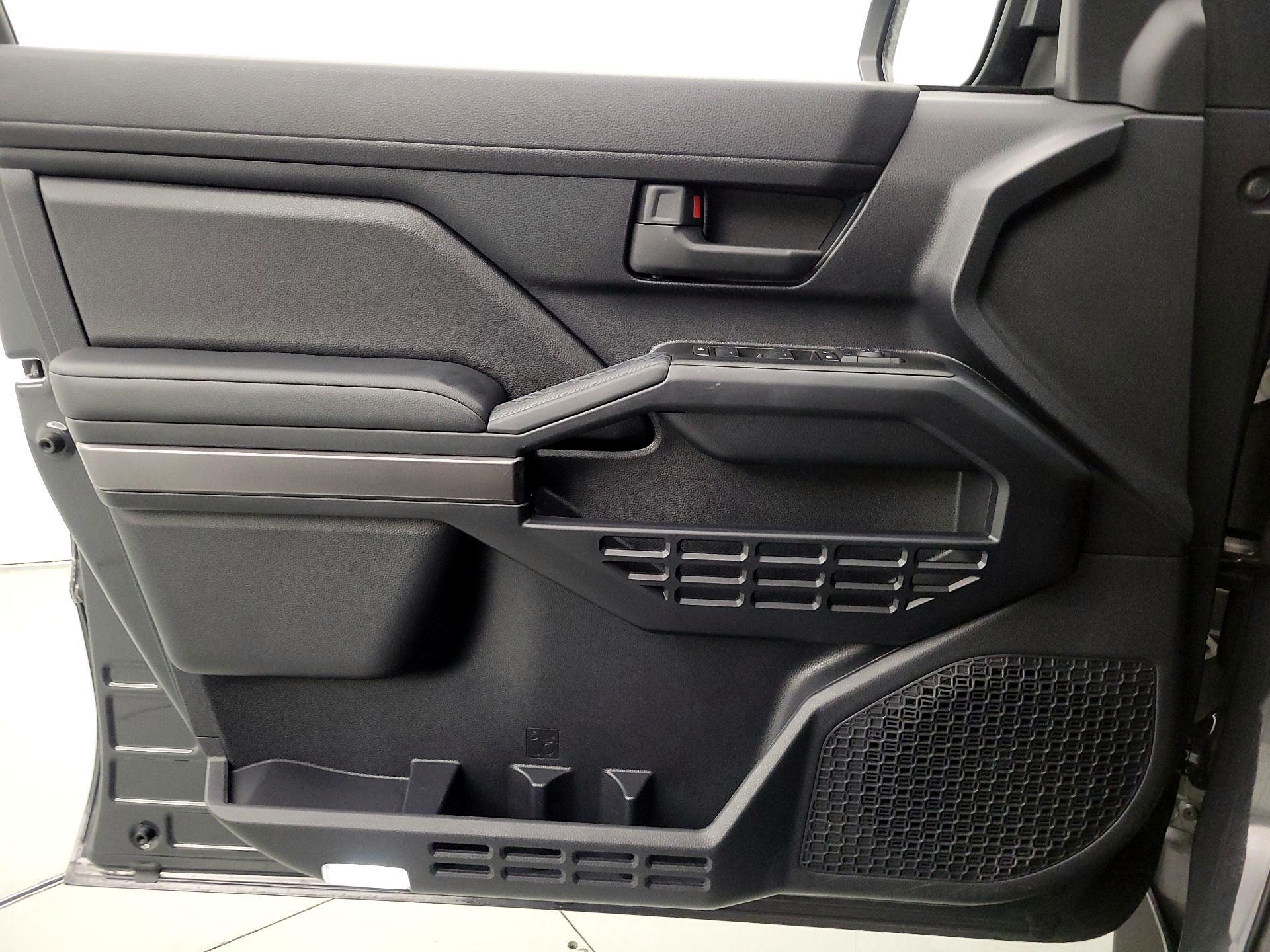 Thumbnail: 2025 Toyota 4Runner - 12