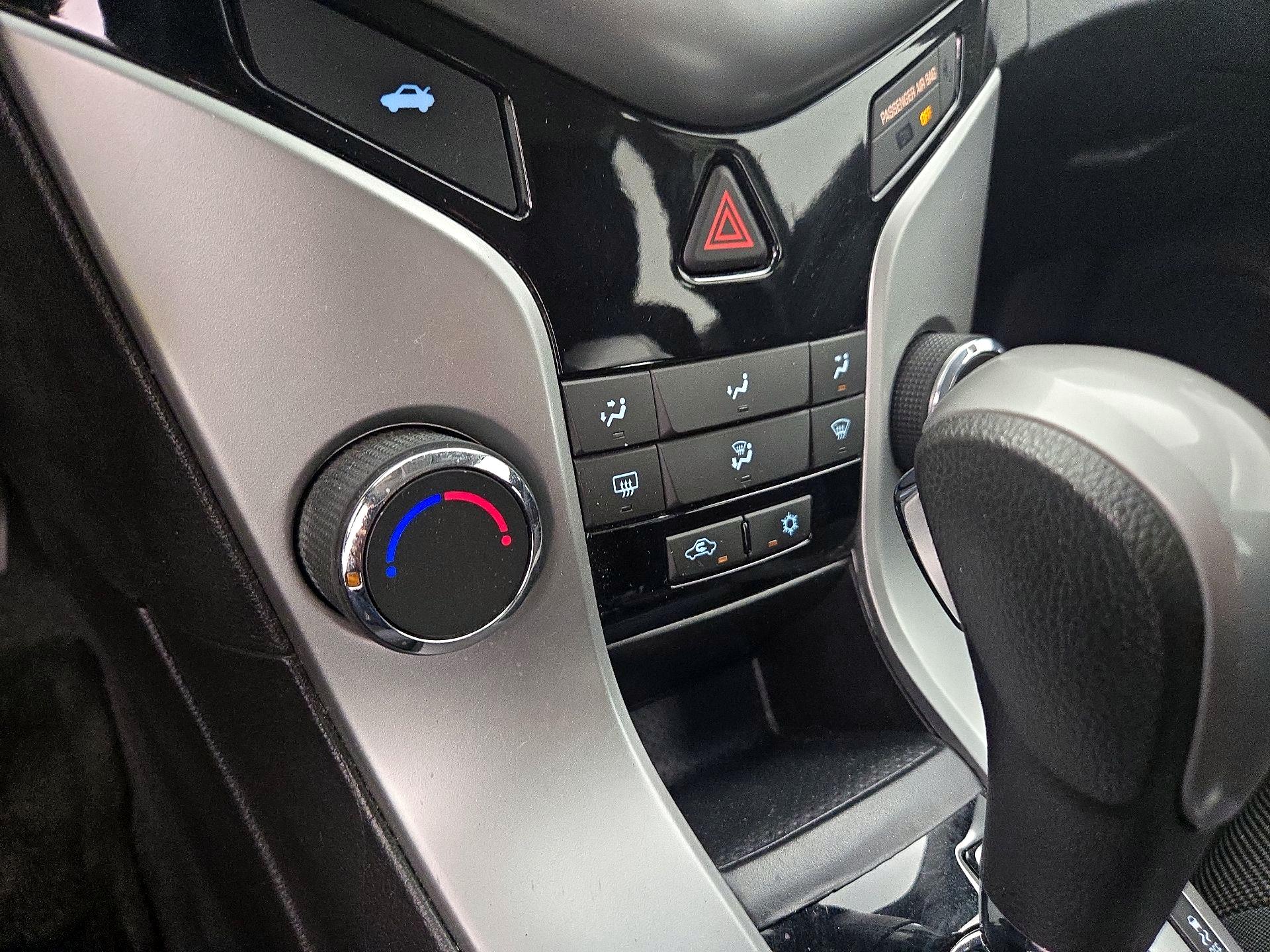 Thumbnail: 2015 Chevrolet Cruze - 15