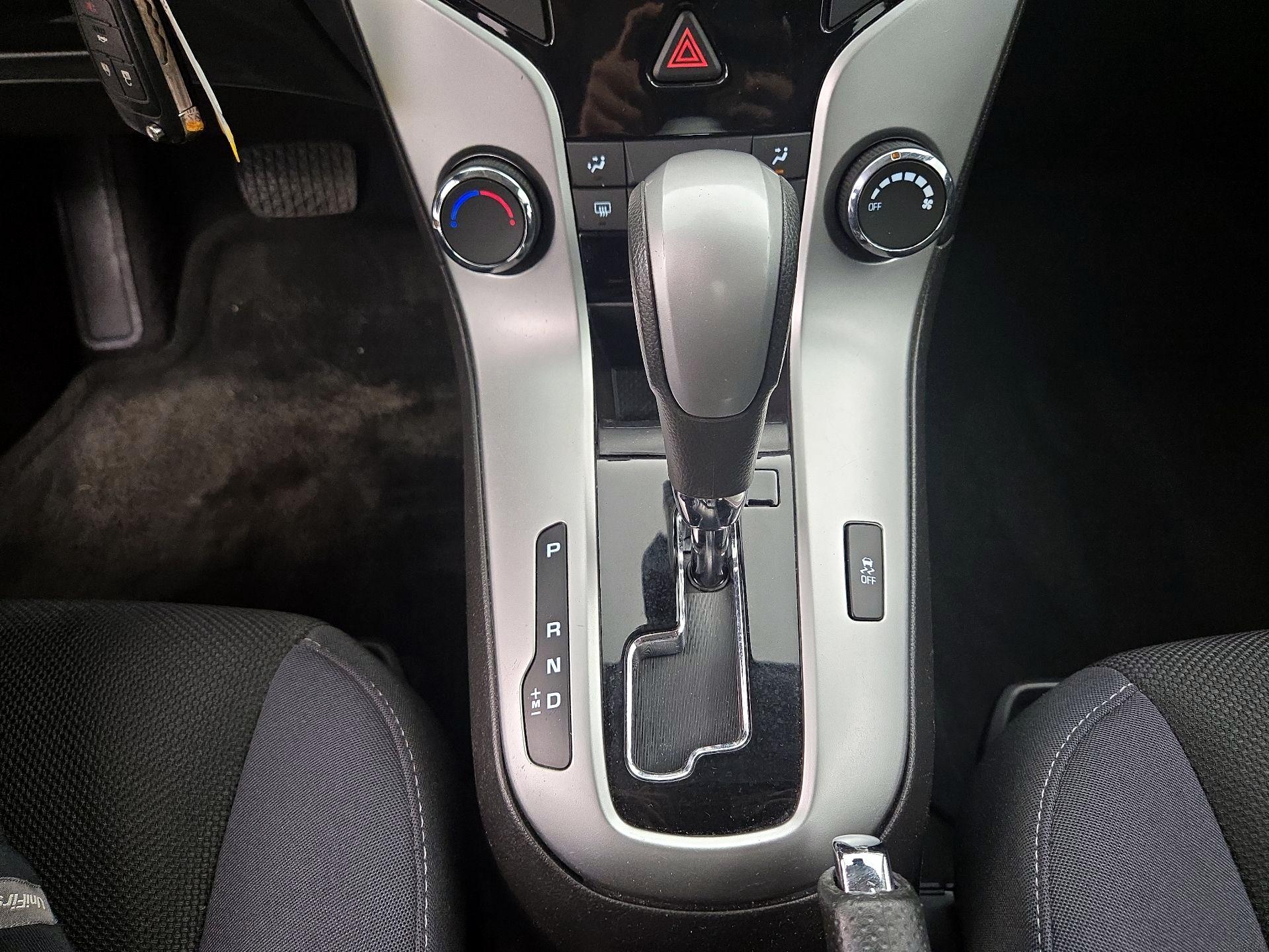 Thumbnail: 2015 Chevrolet Cruze - 16