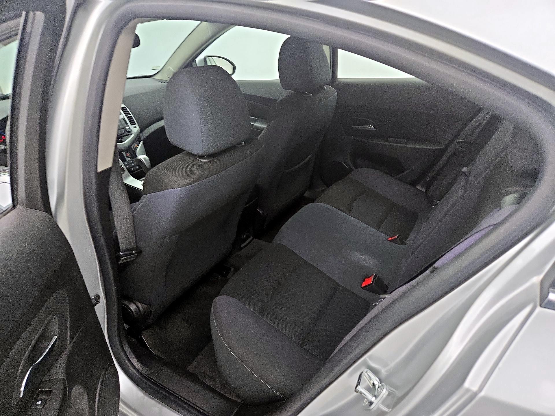 Thumbnail: 2015 Chevrolet Cruze - 18