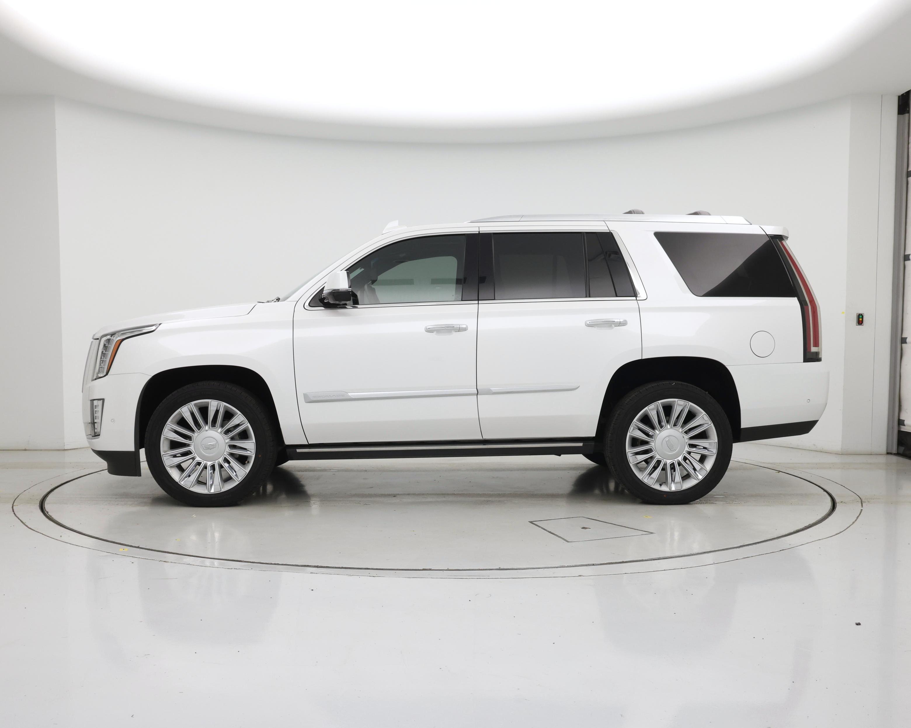 Thumbnail: 2018 Cadillac Escalade - 3