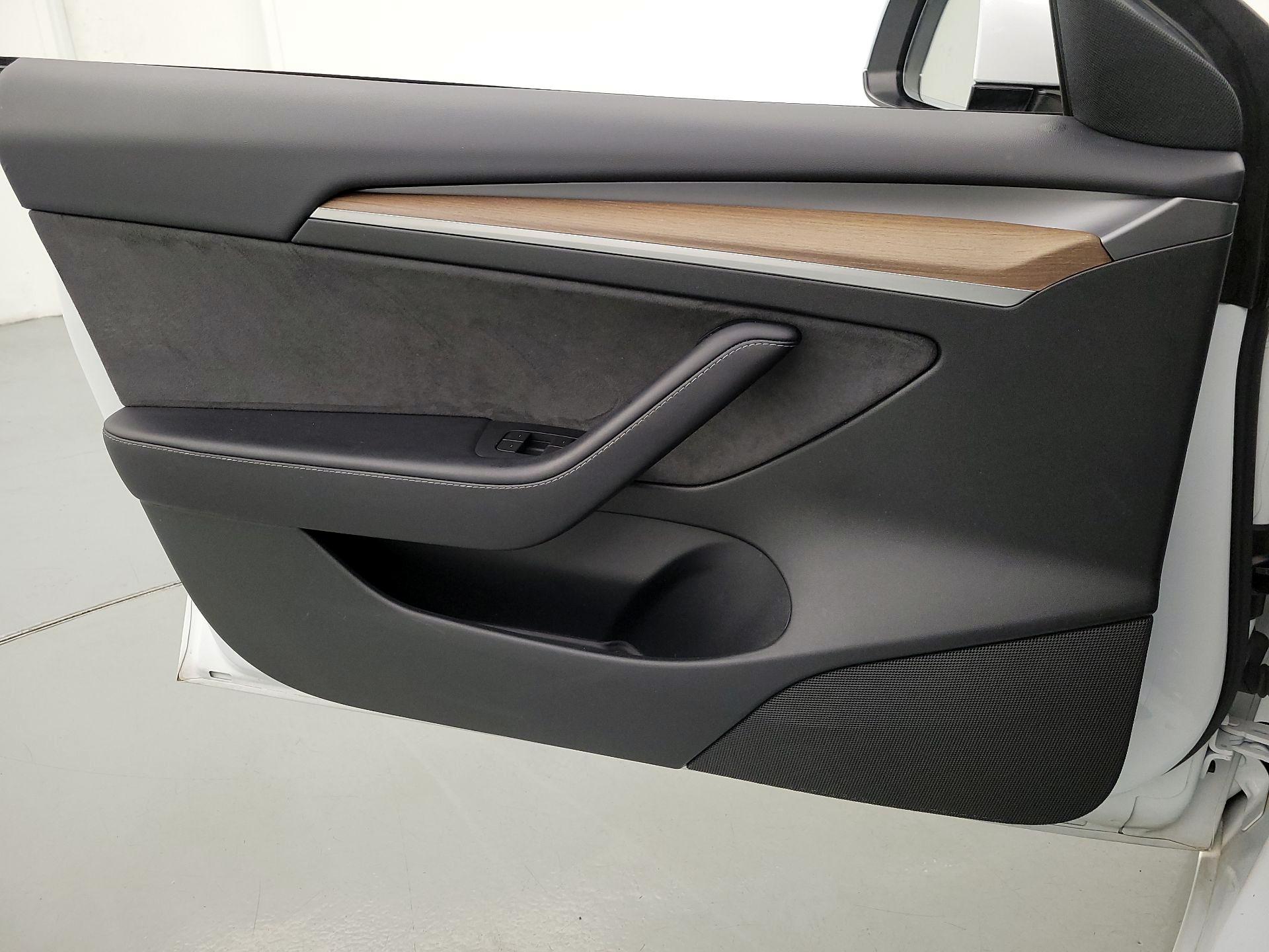 Thumbnail: 2023 Tesla Model 3 - 12