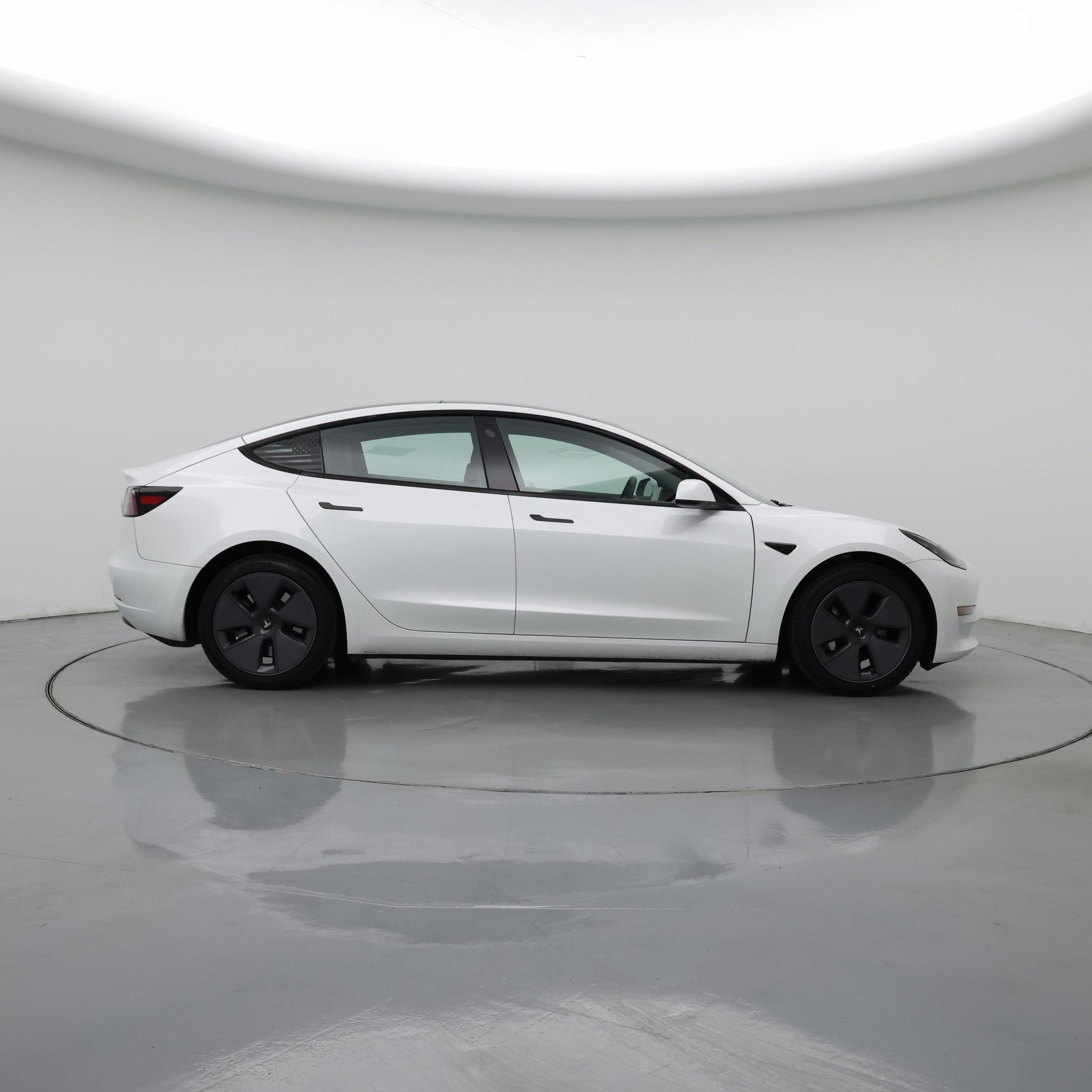 Thumbnail: 2023 Tesla Model 3 - 7