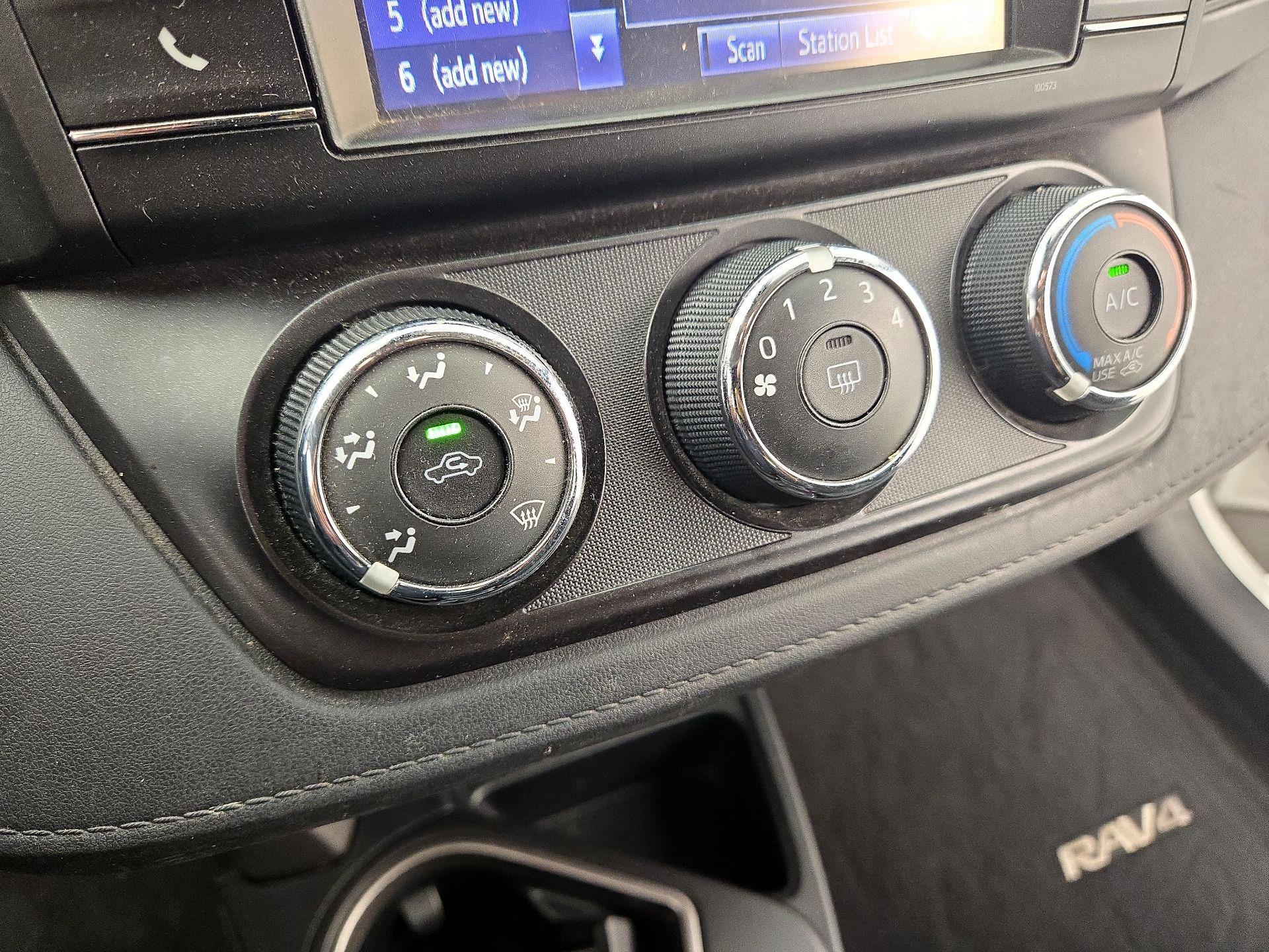 Thumbnail: 2018 Toyota RAV4 - 14