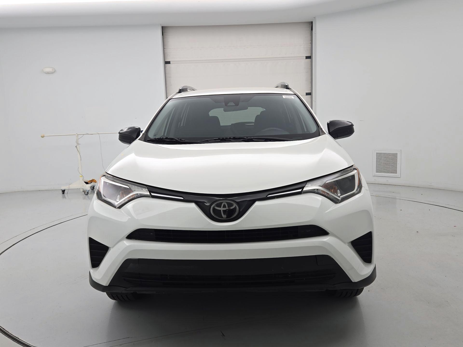 Thumbnail: 2018 Toyota RAV4 - 2
