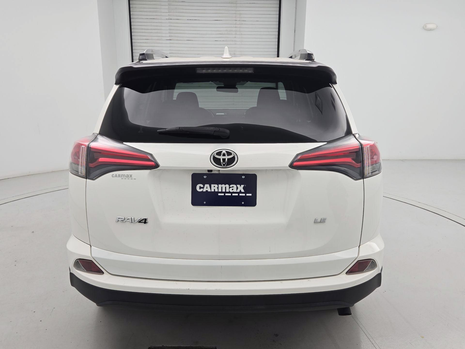 Thumbnail: 2018 Toyota RAV4 - 6