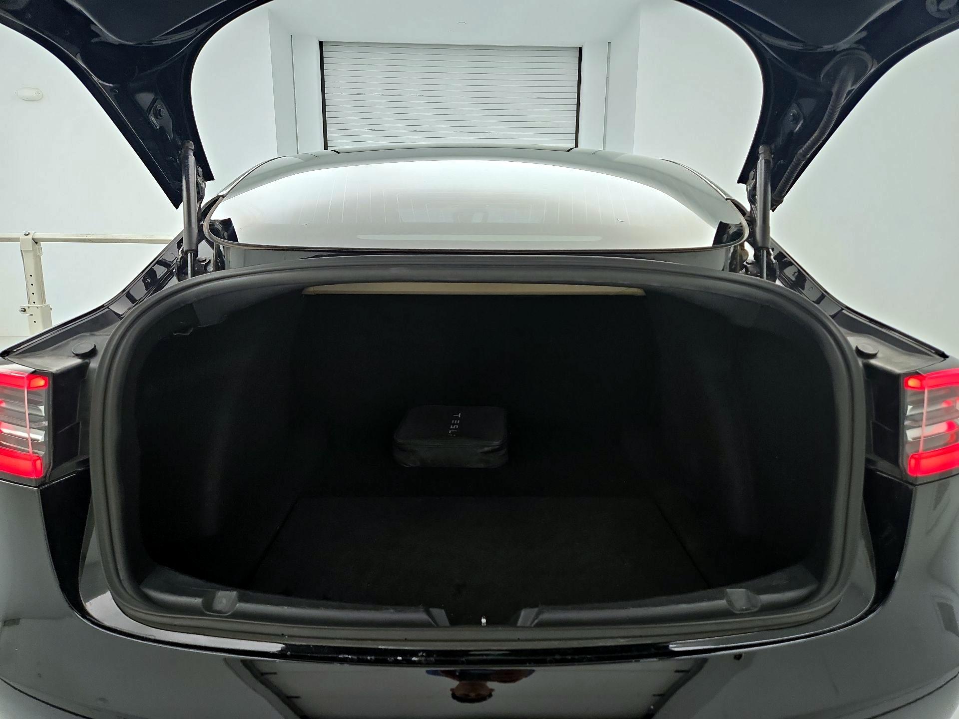 Thumbnail: 2020 Tesla Model 3 - 18