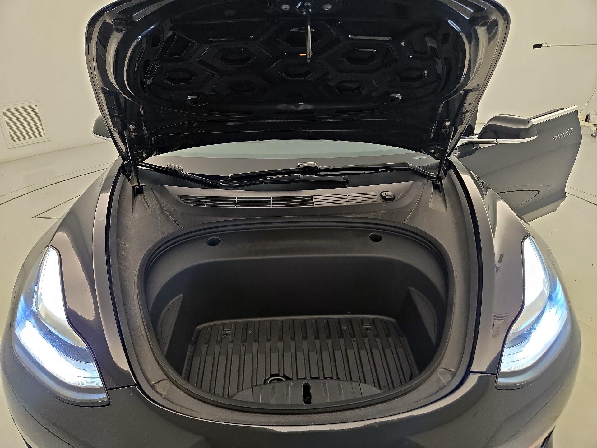 Thumbnail: 2020 Tesla Model 3 - 19