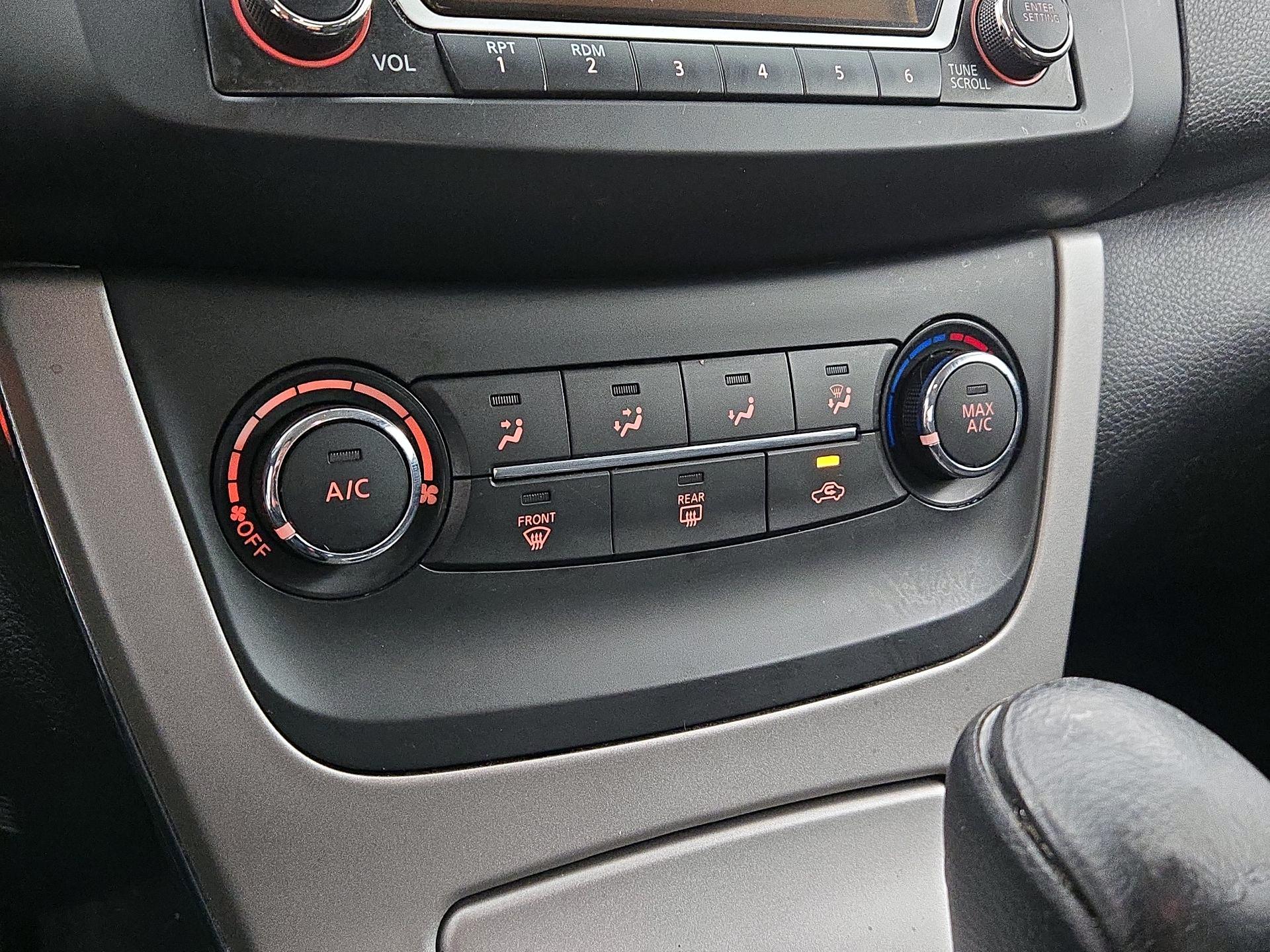 Thumbnail: 2015 Nissan Sentra - 14