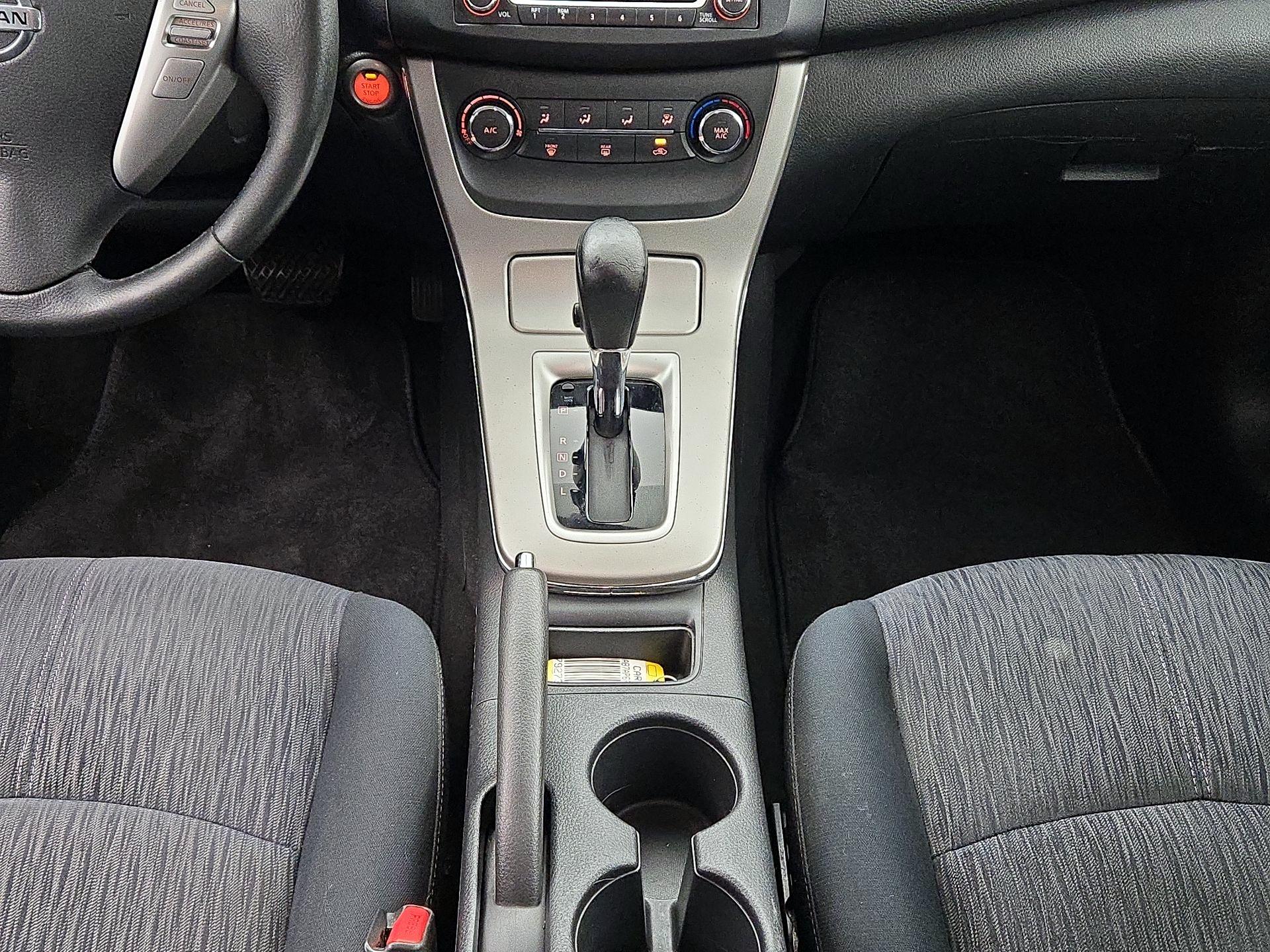 Thumbnail: 2015 Nissan Sentra - 15