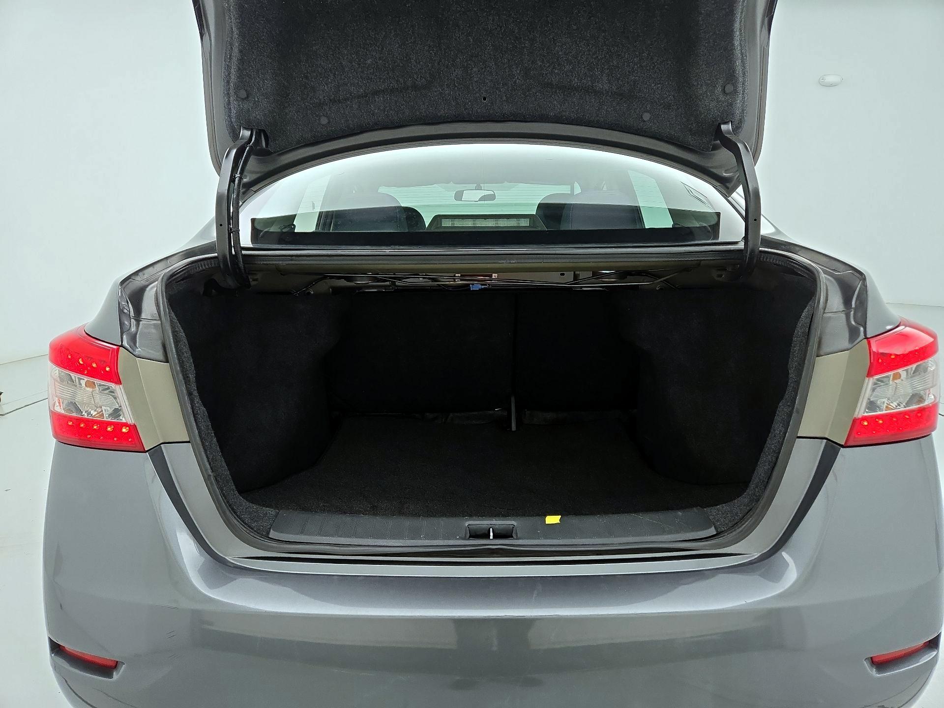 Thumbnail: 2015 Nissan Sentra - 18