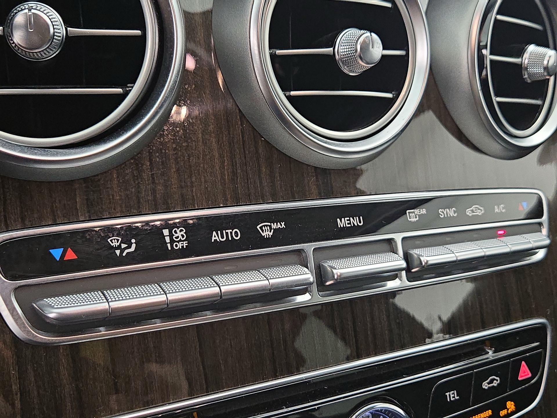 Thumbnail: 2015 Mercedes-Benz C-Class - 17