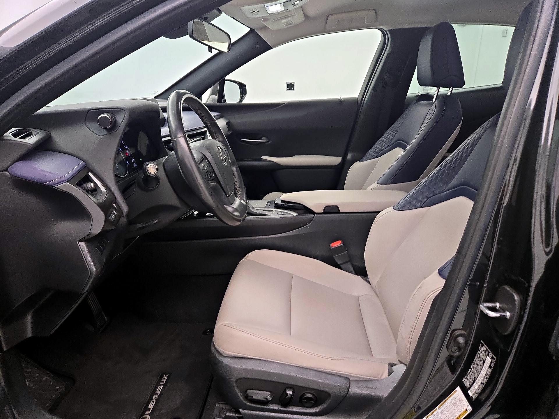 Thumbnail: 2021 Lexus UX - 9