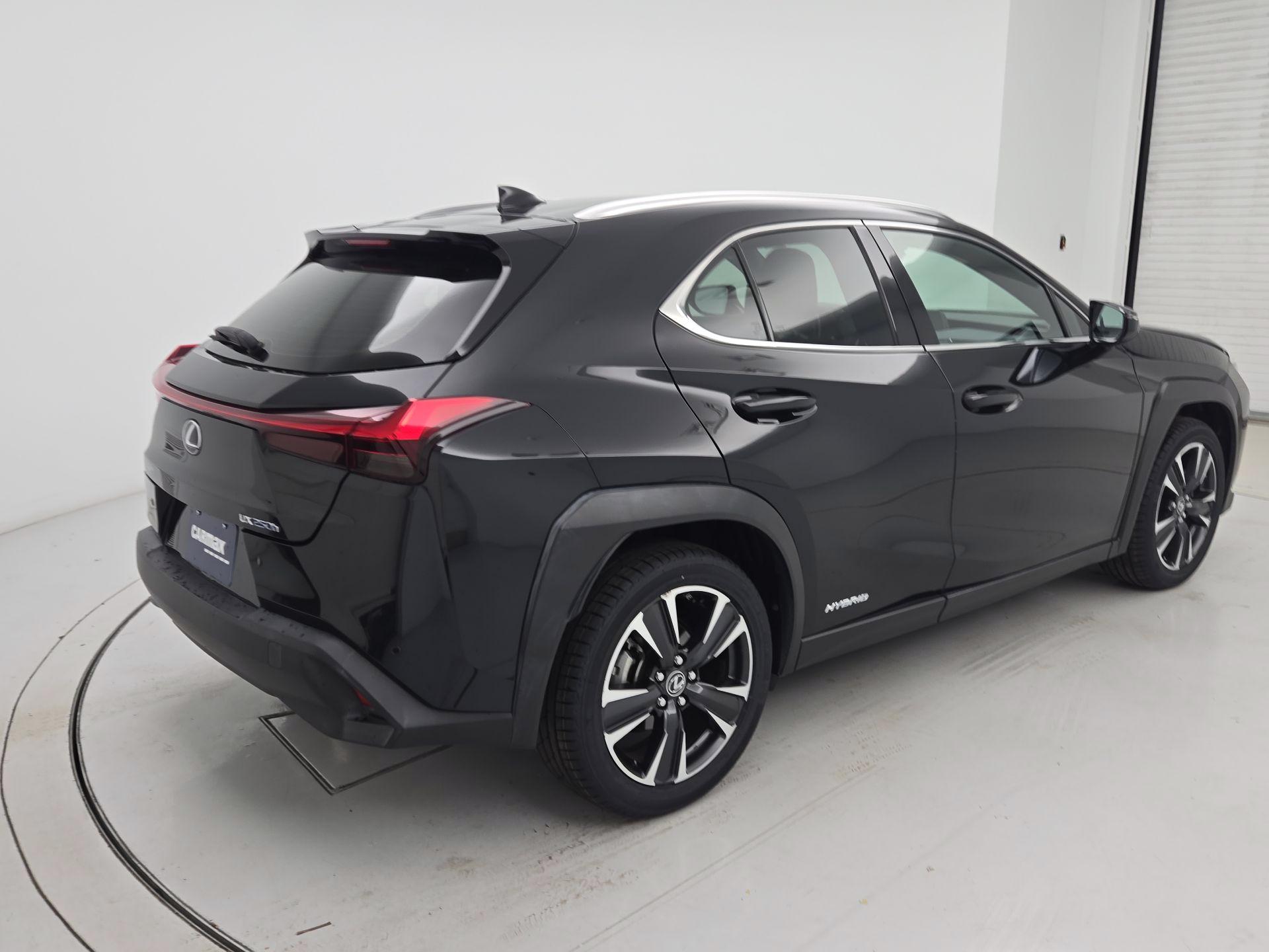 Thumbnail: 2021 Lexus UX - 5