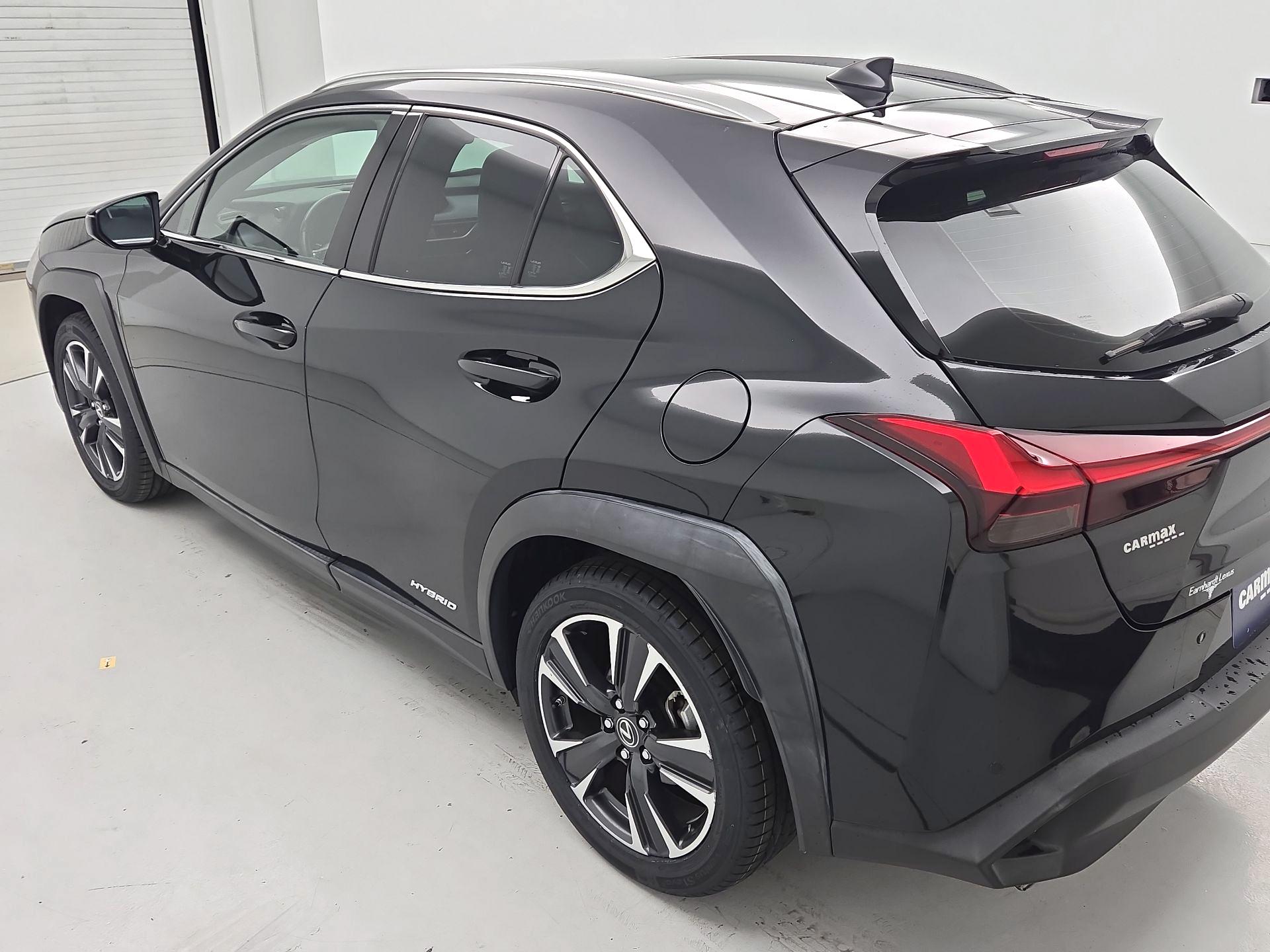 Thumbnail: 2021 Lexus UX - 7