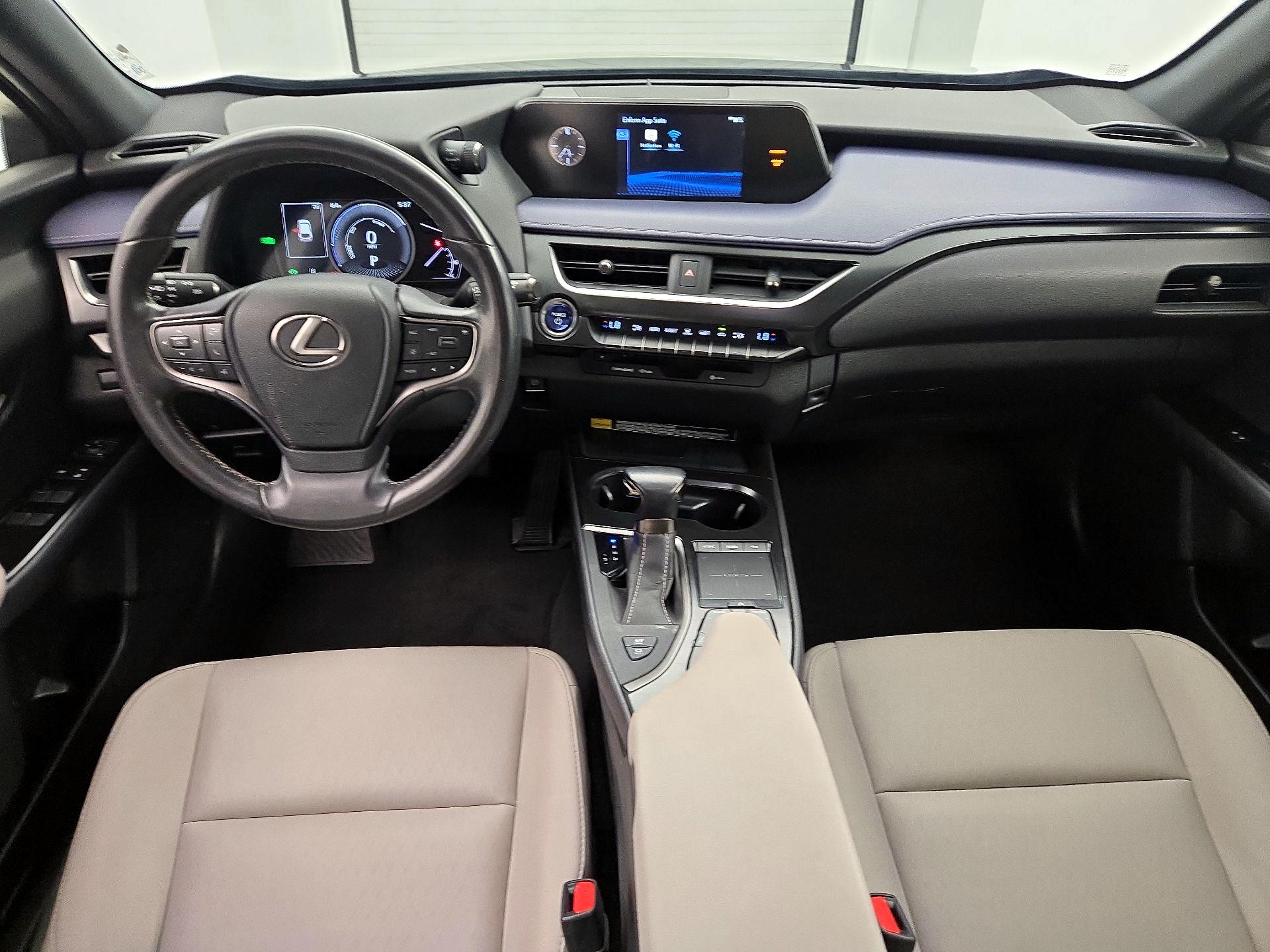Thumbnail: 2021 Lexus UX - 8