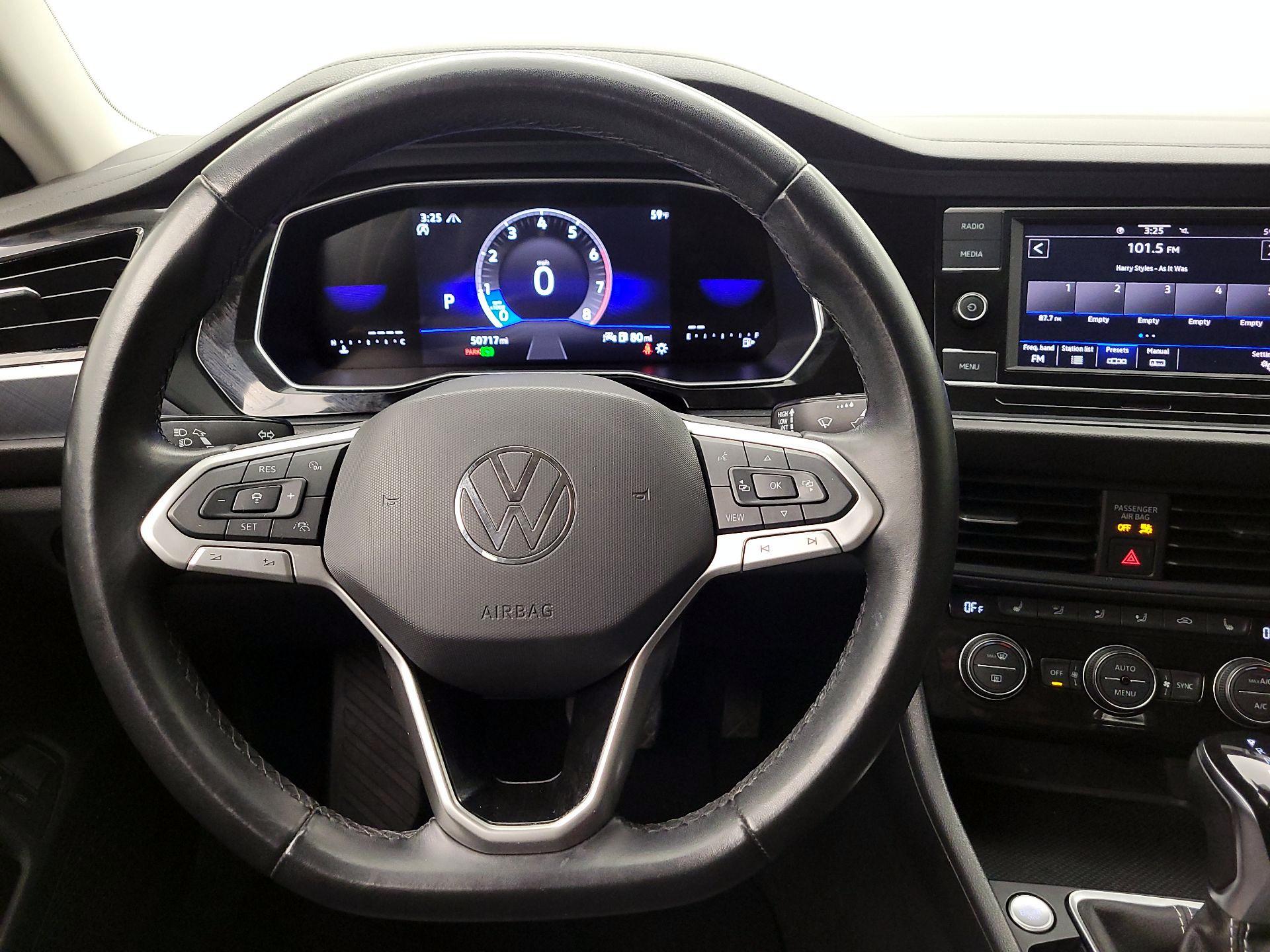 Thumbnail: 2024 Volkswagen Jetta - 10