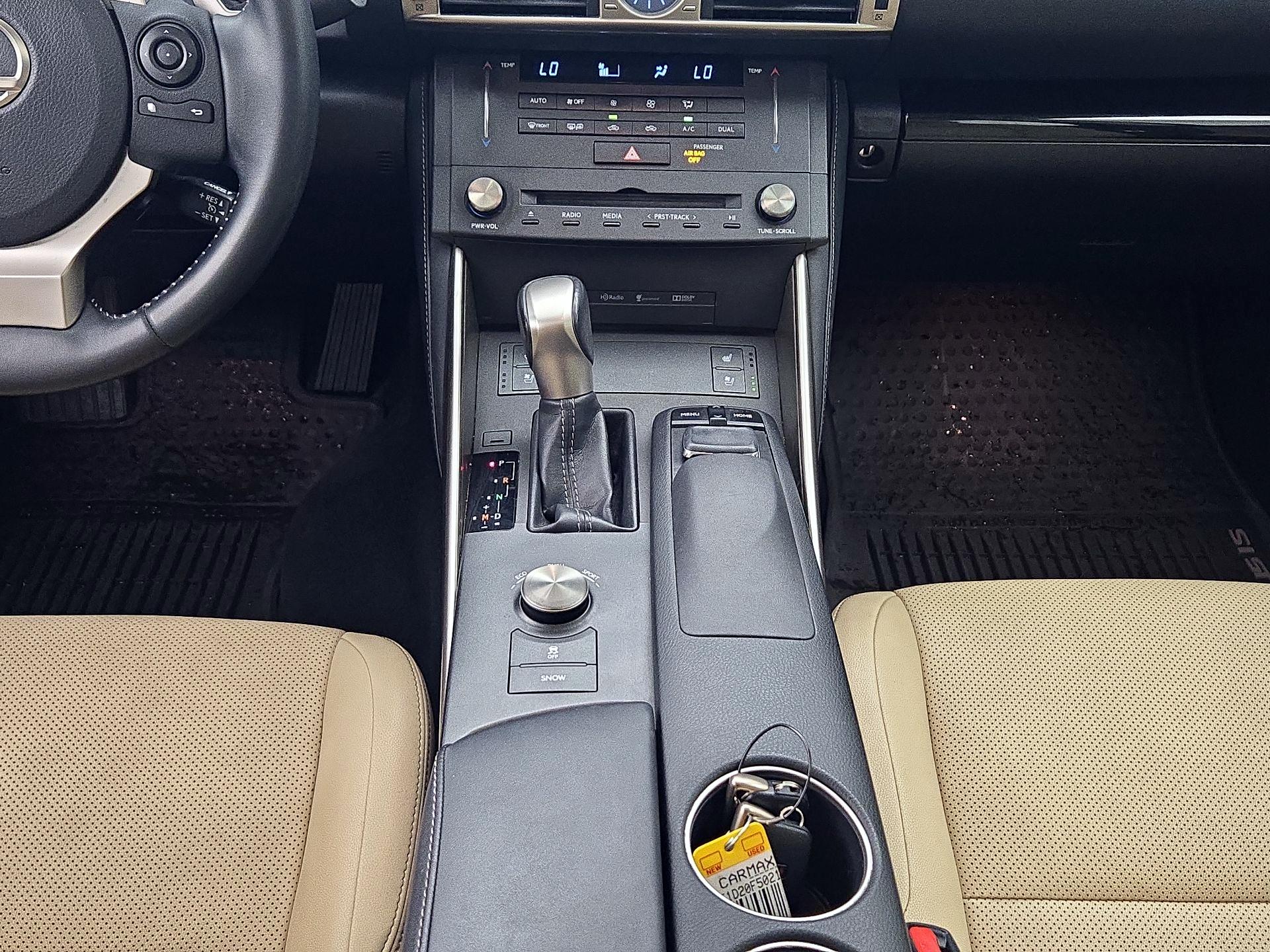 Thumbnail: 2015 Lexus IS - 18