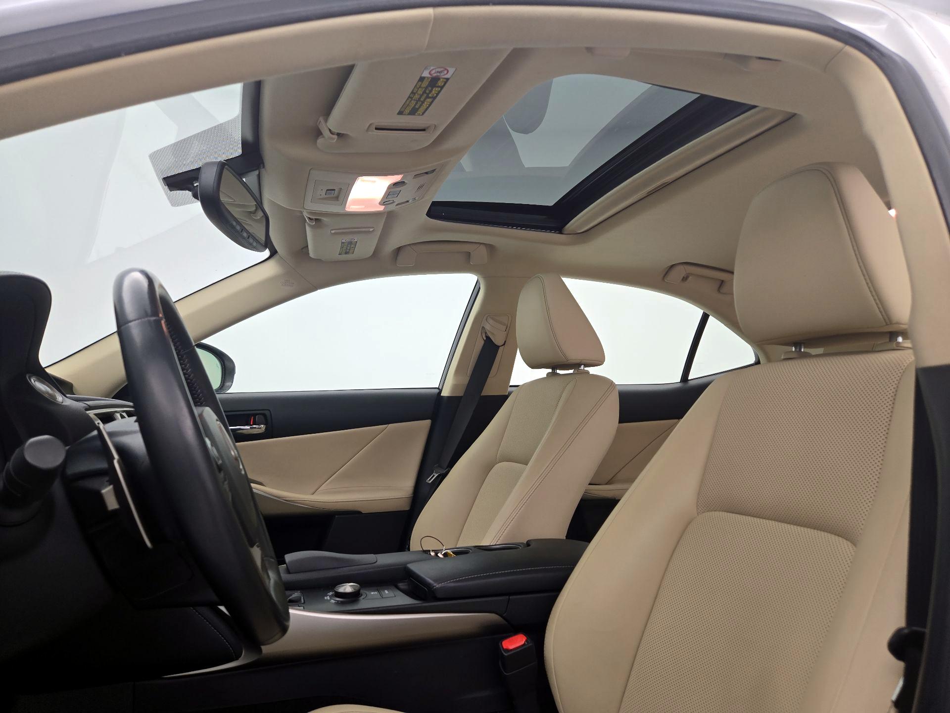 Thumbnail: 2015 Lexus IS - 20