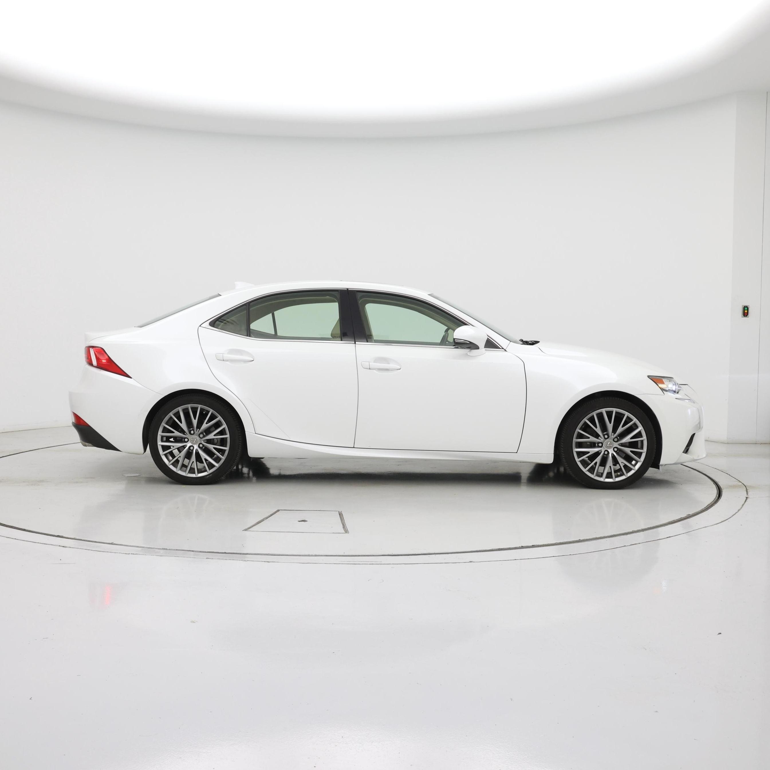 Thumbnail: 2015 Lexus IS - 7
