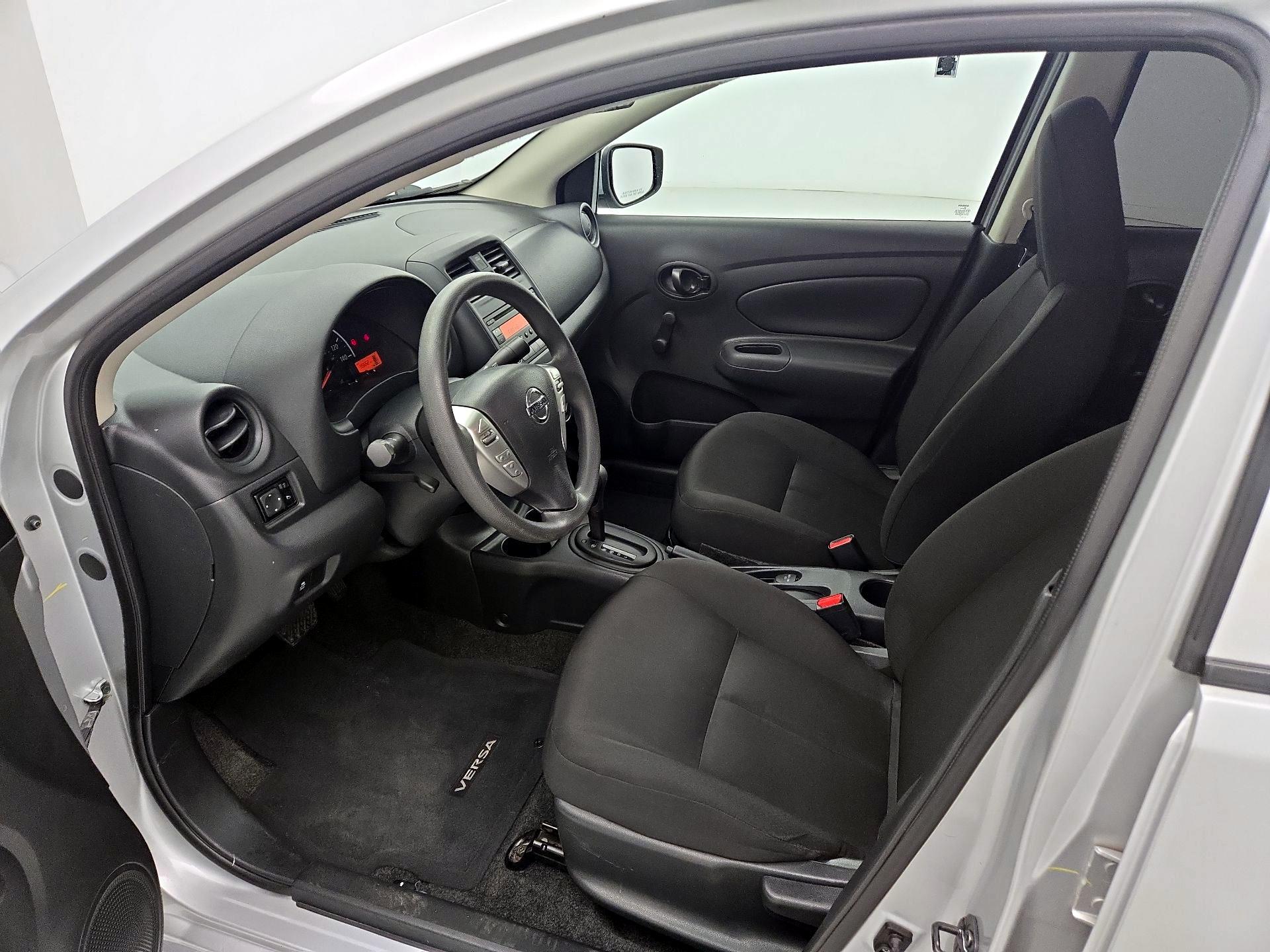 Thumbnail: 2016 Nissan Versa - 9