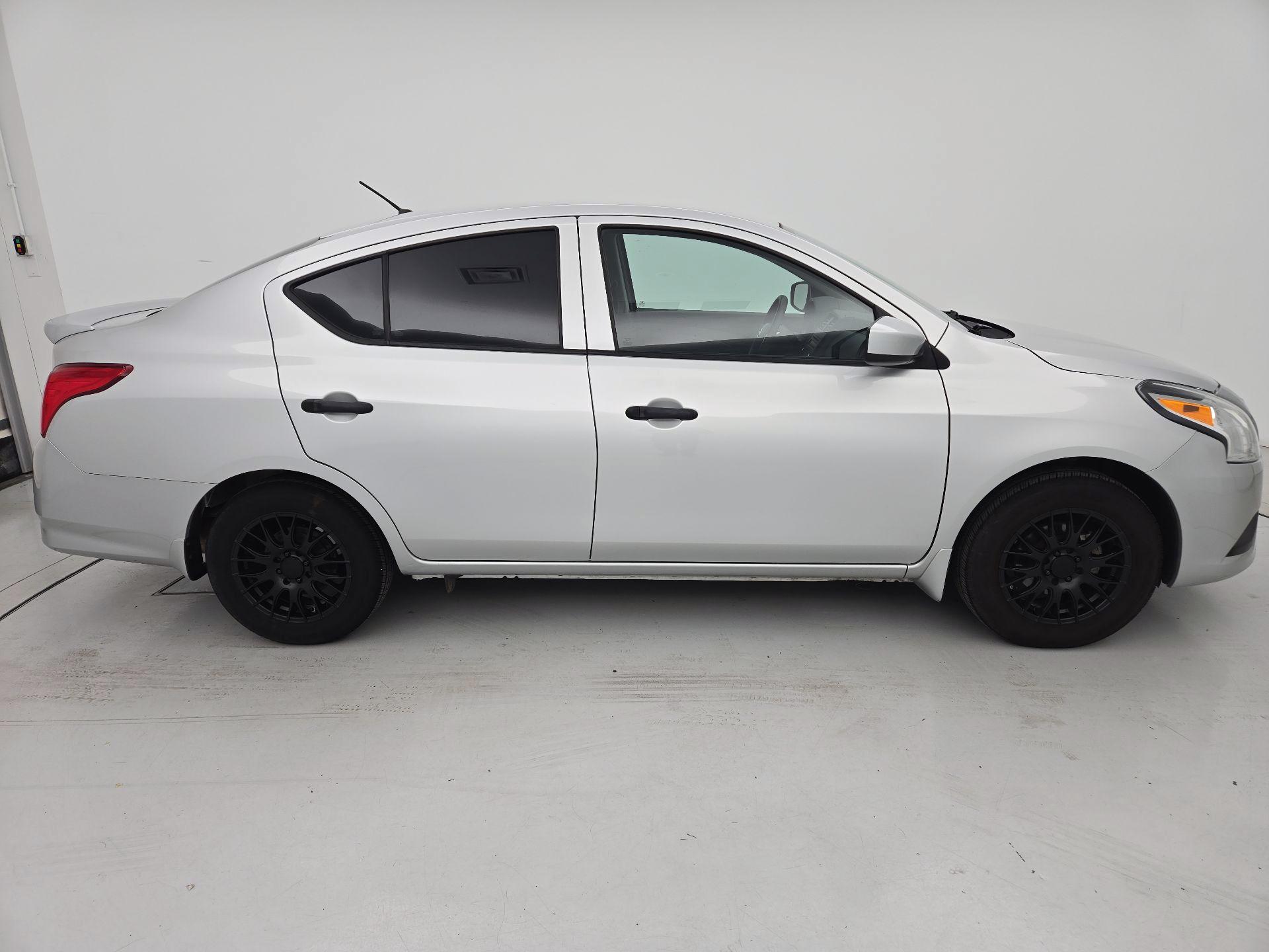 Thumbnail: 2016 Nissan Versa - 4