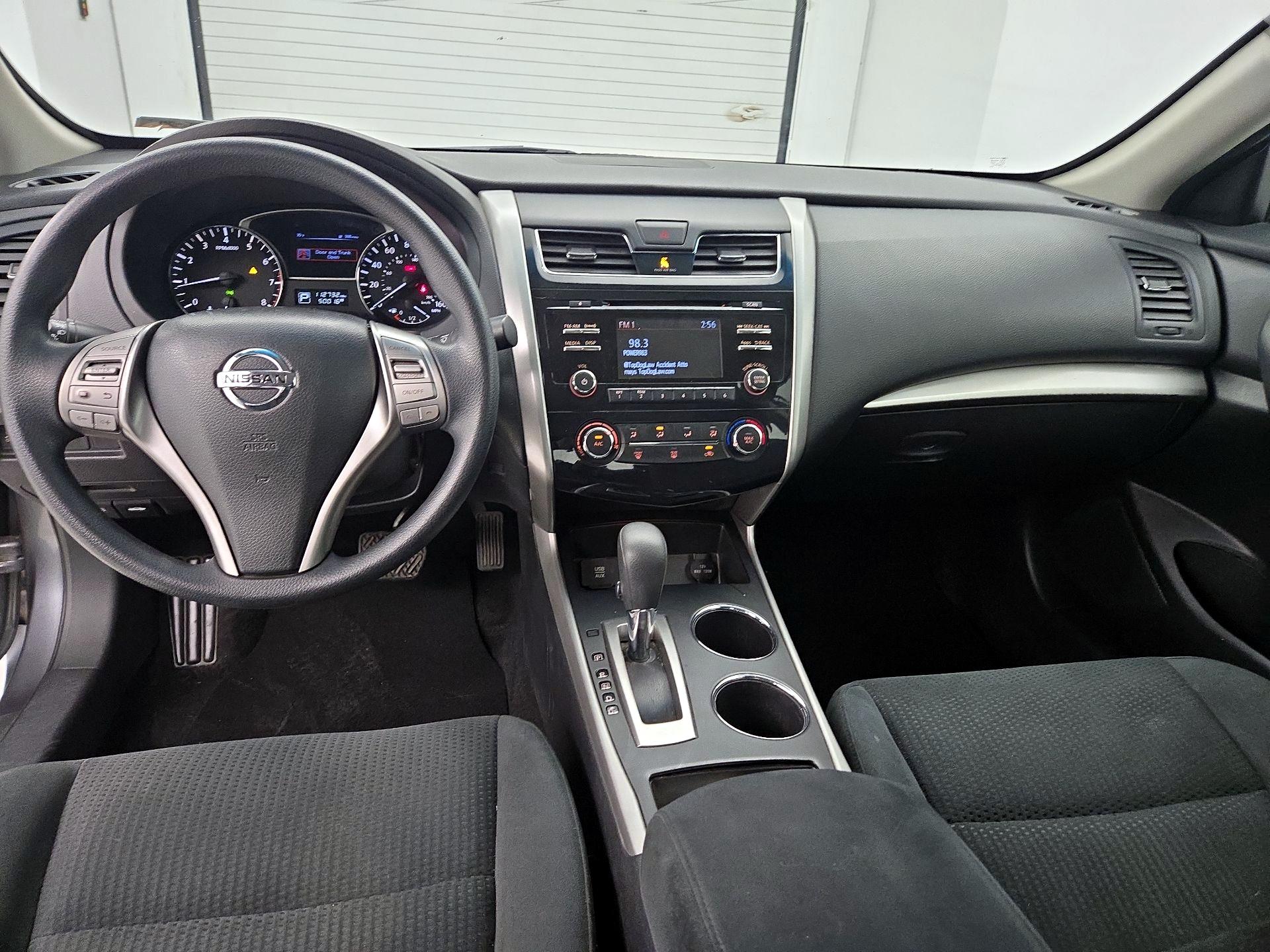 Thumbnail: 2015 Nissan Altima - 9