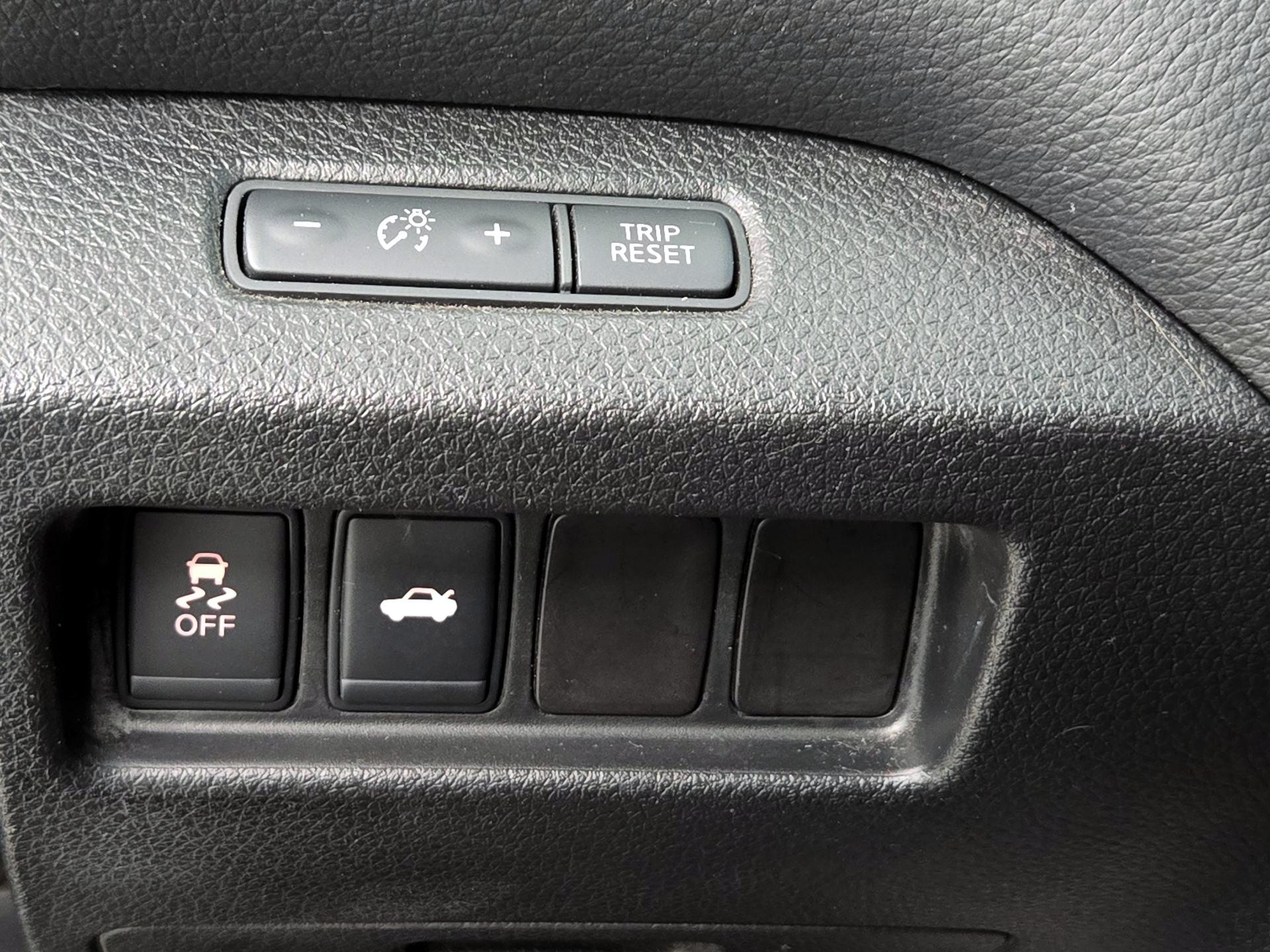 Thumbnail: 2015 Nissan Altima - 13