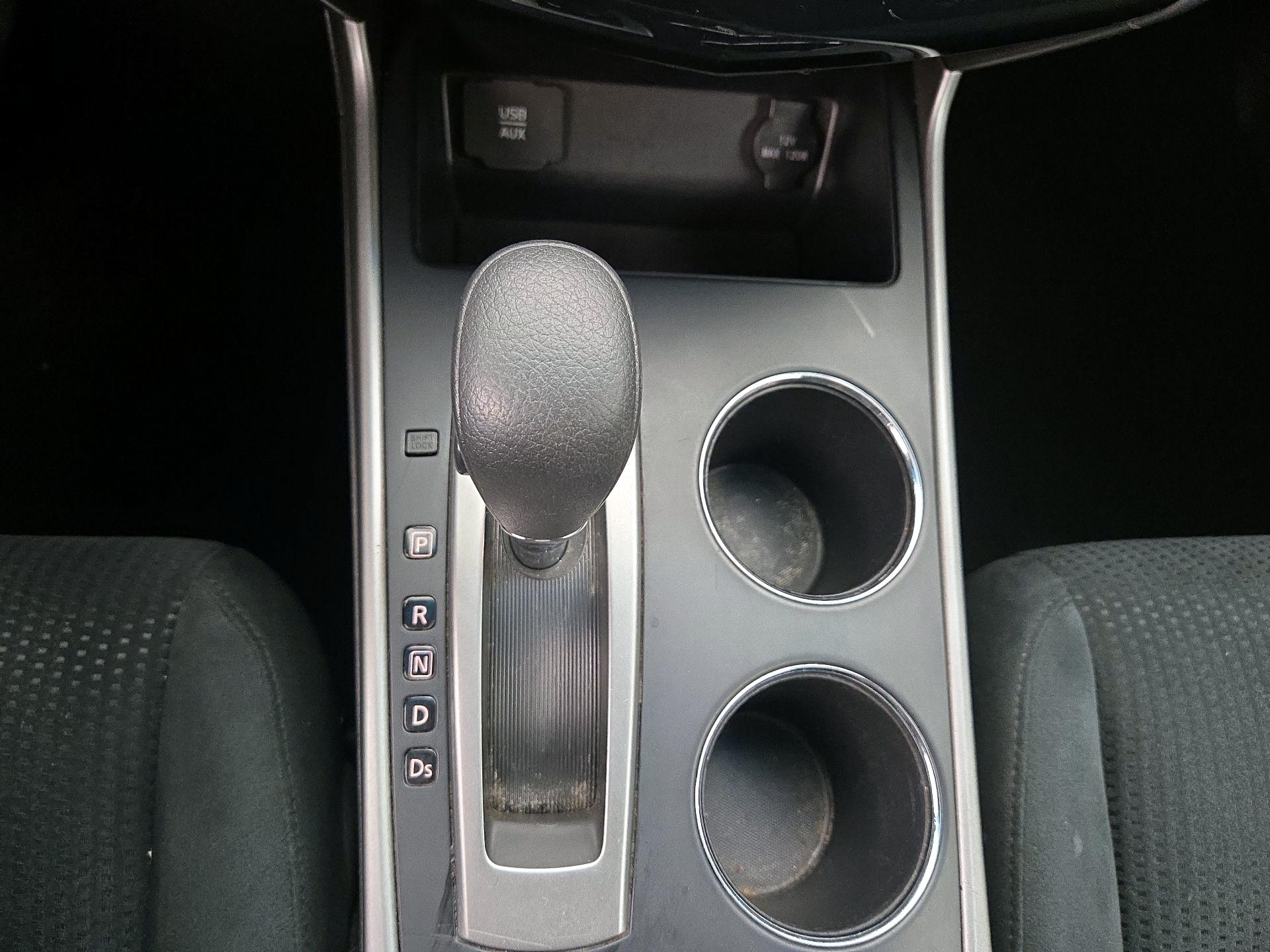 Thumbnail: 2015 Nissan Altima - 17