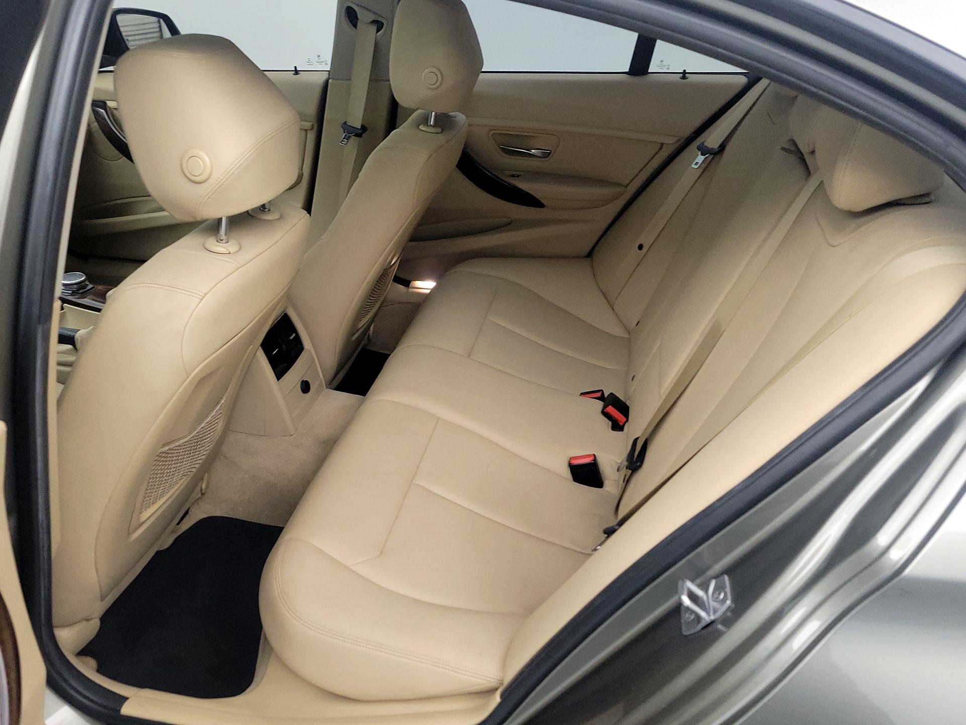 Thumbnail: 2016 BMW 3 Series - 20