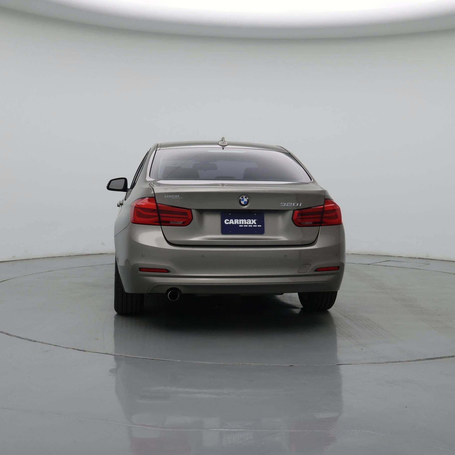Thumbnail: 2016 BMW 3 Series - 6