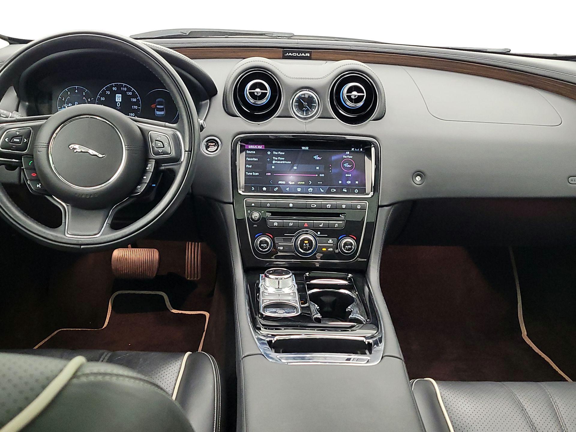 Thumbnail: 2019 Jaguar XJ - 9