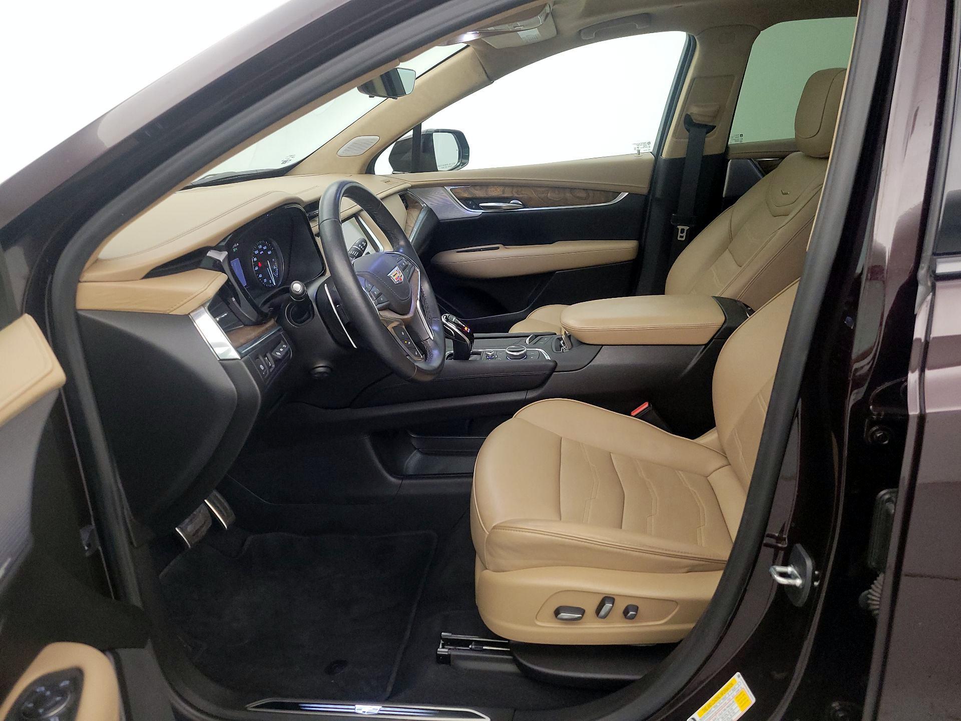 Thumbnail: 2021 Cadillac XT5 - 11