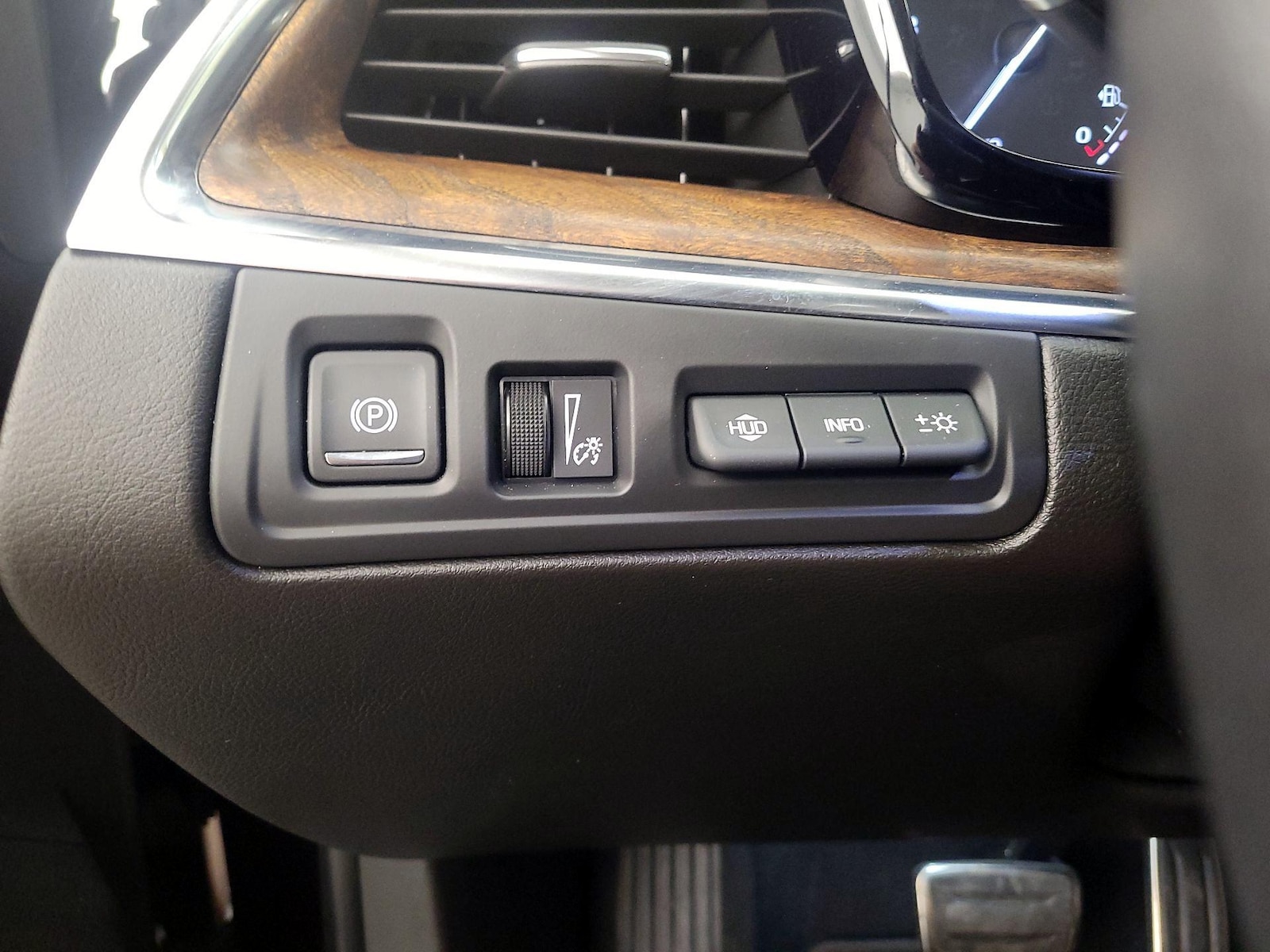 2021 Cadillac XT5 Sport - Photo 14