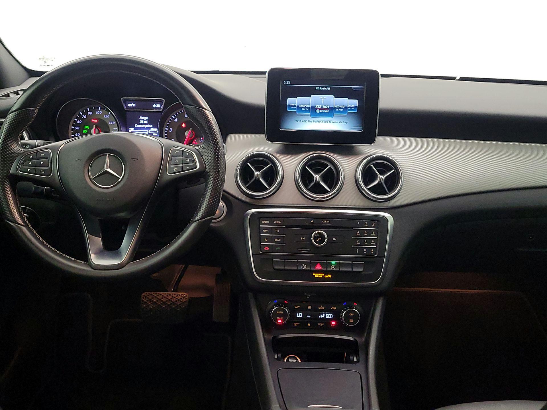 Thumbnail: 2015 Mercedes-Benz CLA - 9