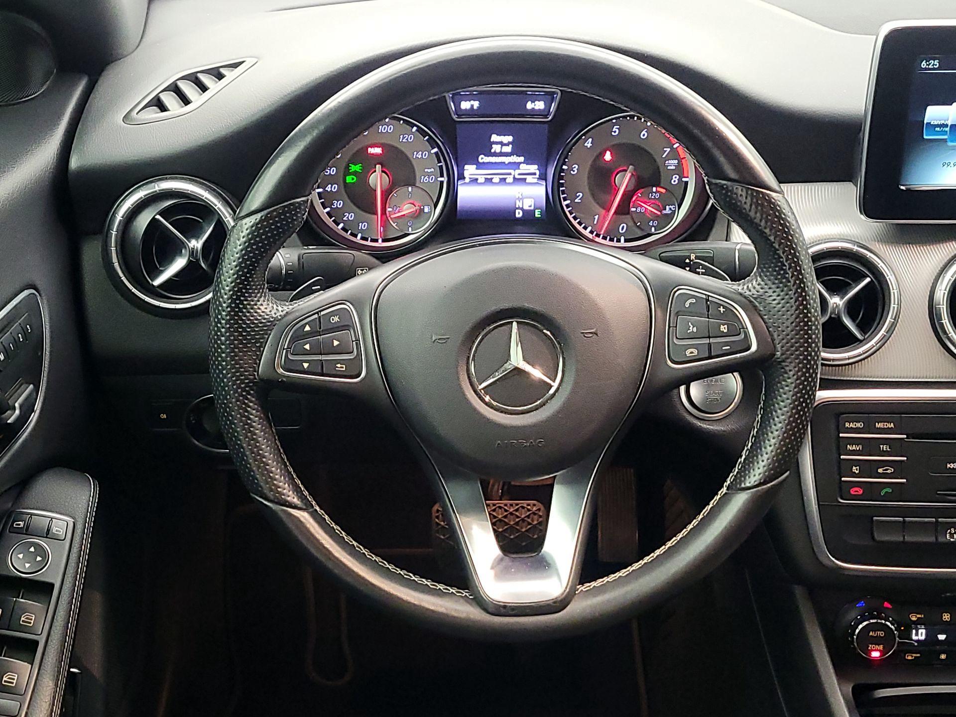 Thumbnail: 2015 Mercedes-Benz CLA - 10