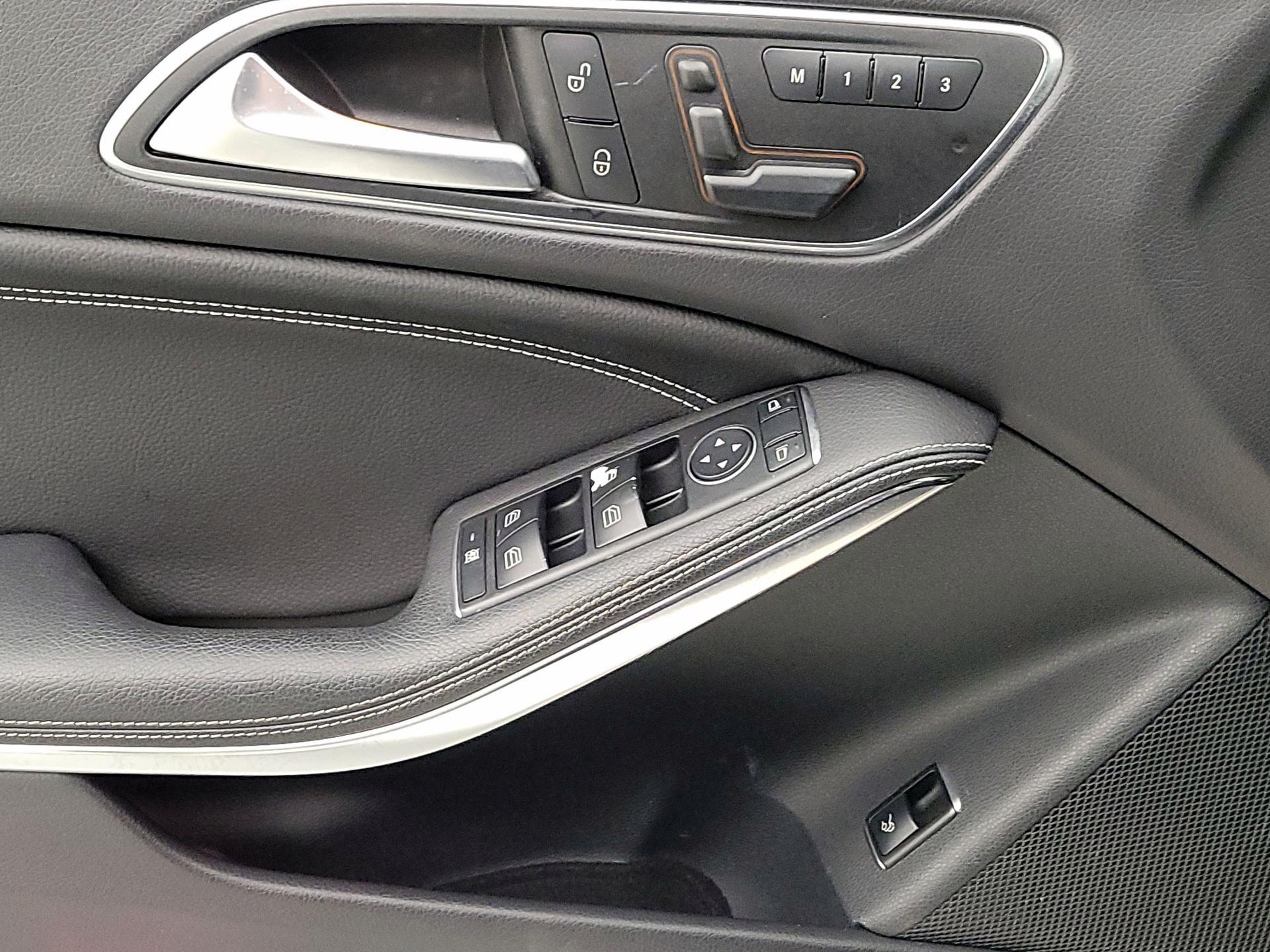 Thumbnail: 2015 Mercedes-Benz CLA - 12